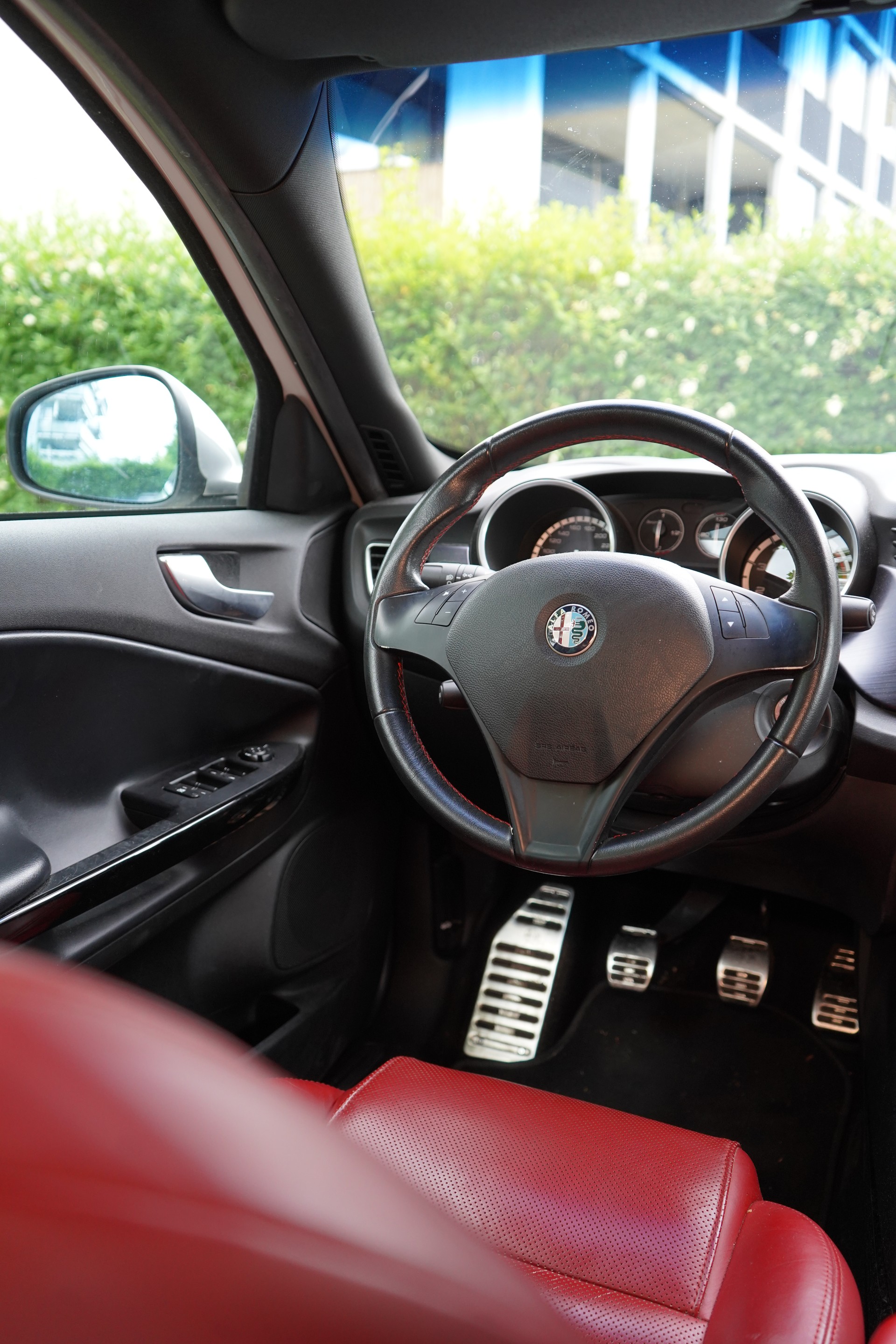 ALFA ROMEO Giulietta 1750 TBi Quadrifoglio Verde-image-13