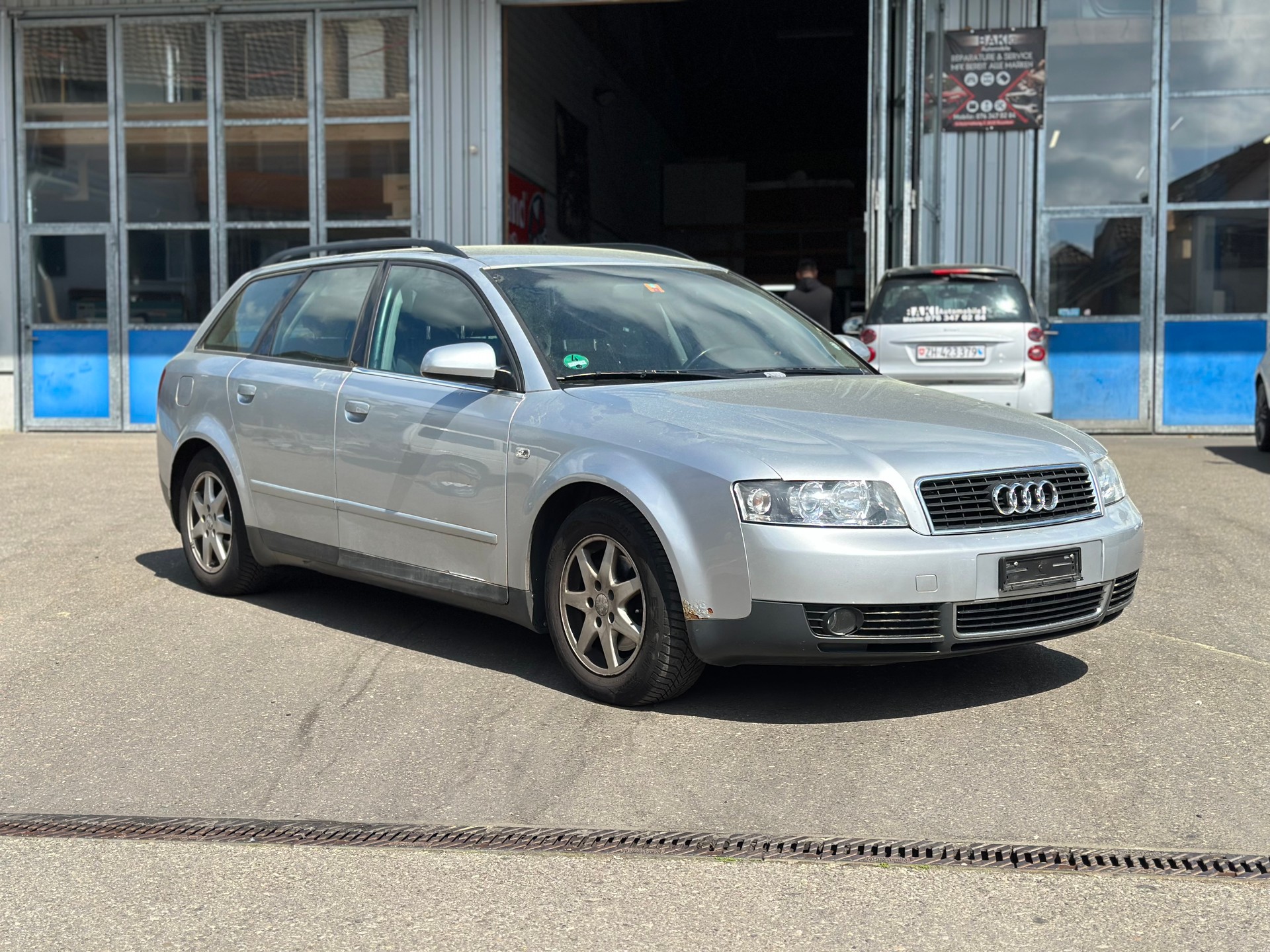 AUDI A4 Avant 1.8 T-image-2