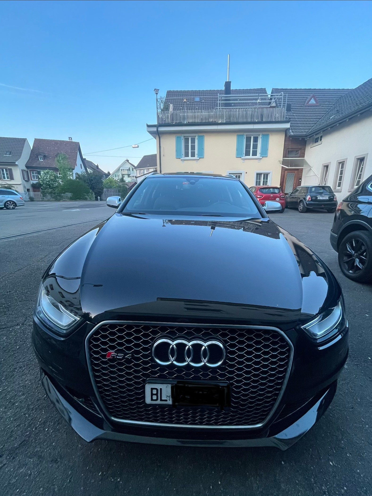 AUDI RS4 Avant 4.2 FSI V8 quattro S-tronic-image-5