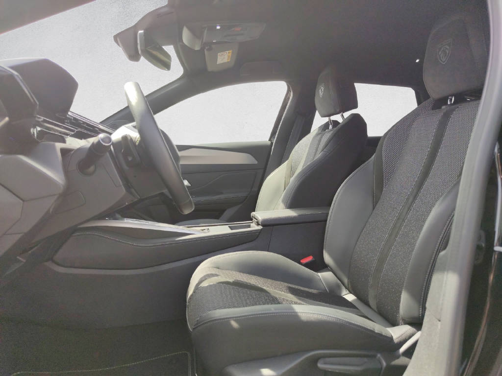 PEUGEOT 308 SW 1.6 PHEV 180 GT-image-9