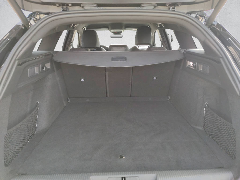 PEUGEOT 308 SW 1.6 PHEV 180 GT-image-7