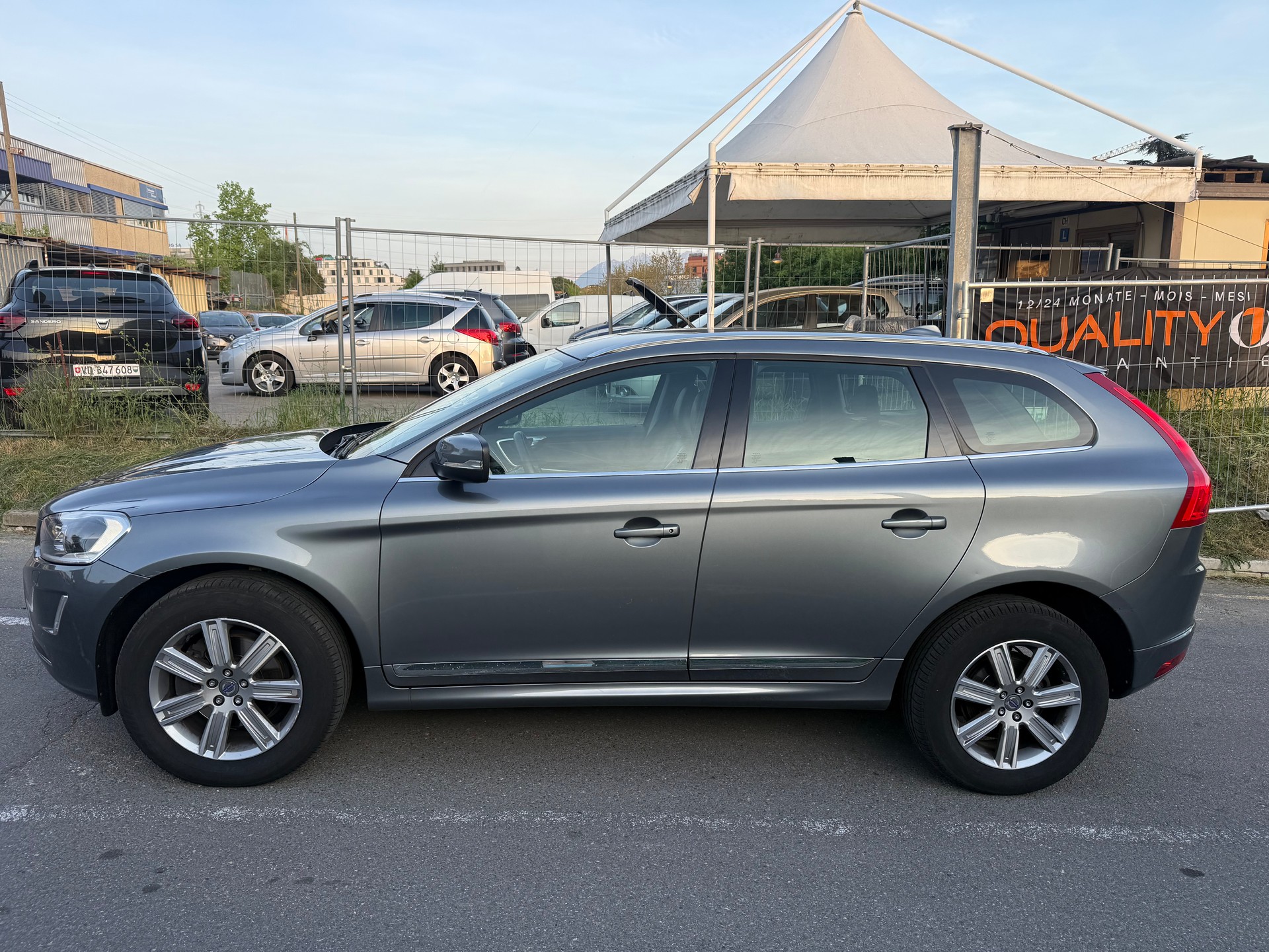 VOLVO XC60 D4 AWD OceanRace Geartronic-image-3