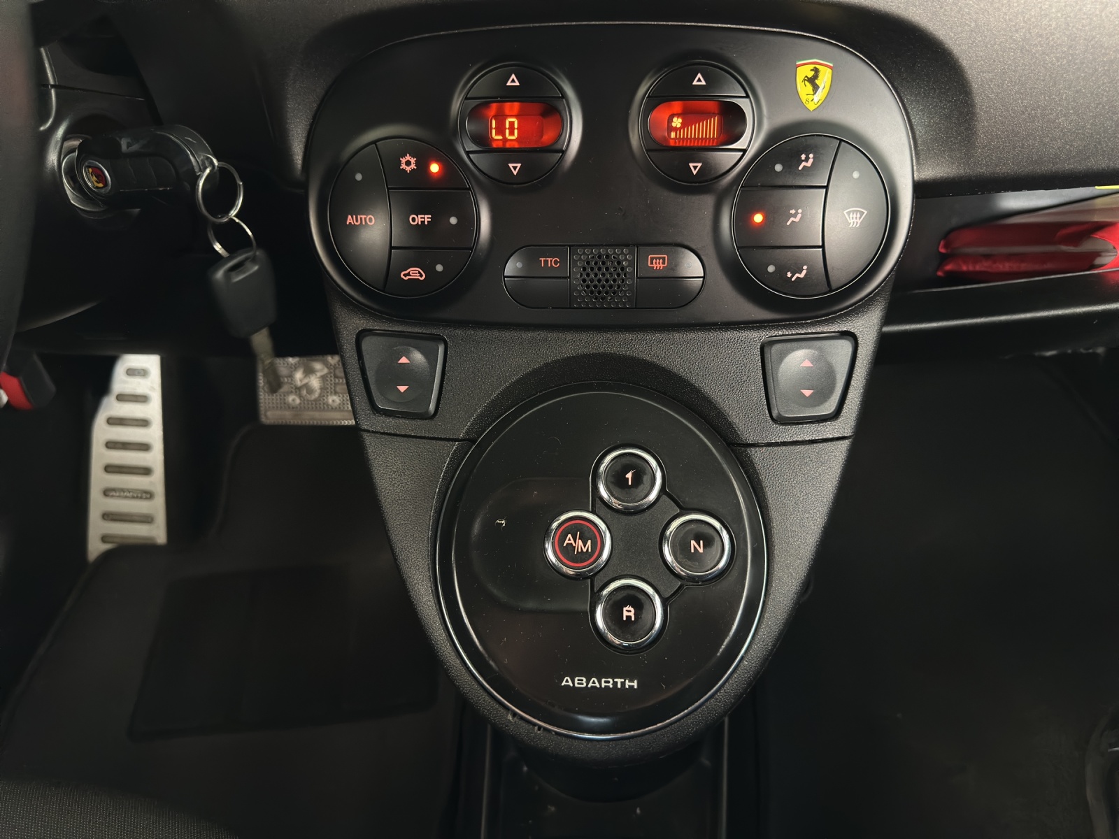FIAT 595 1.4 16V Turbo Abarth Competizione Dualogic-image-11