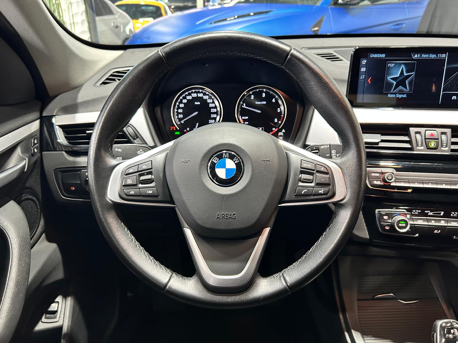 BMW X1 20d xDrive CH FAHRZEUG AUS 1. HAND-image-13