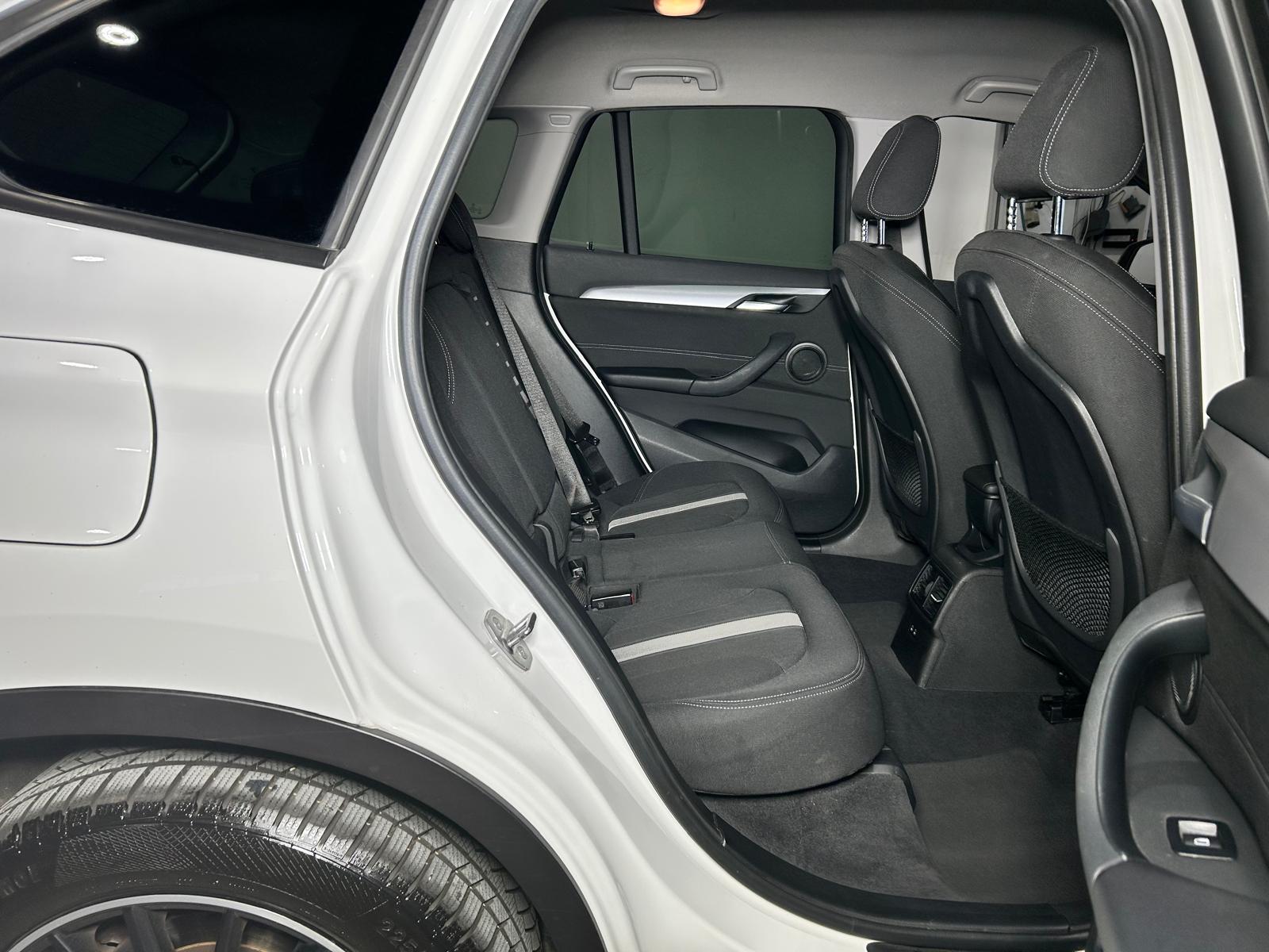 BMW X1 20d xDrive CH FAHRZEUG AUS 1. HAND-image-10