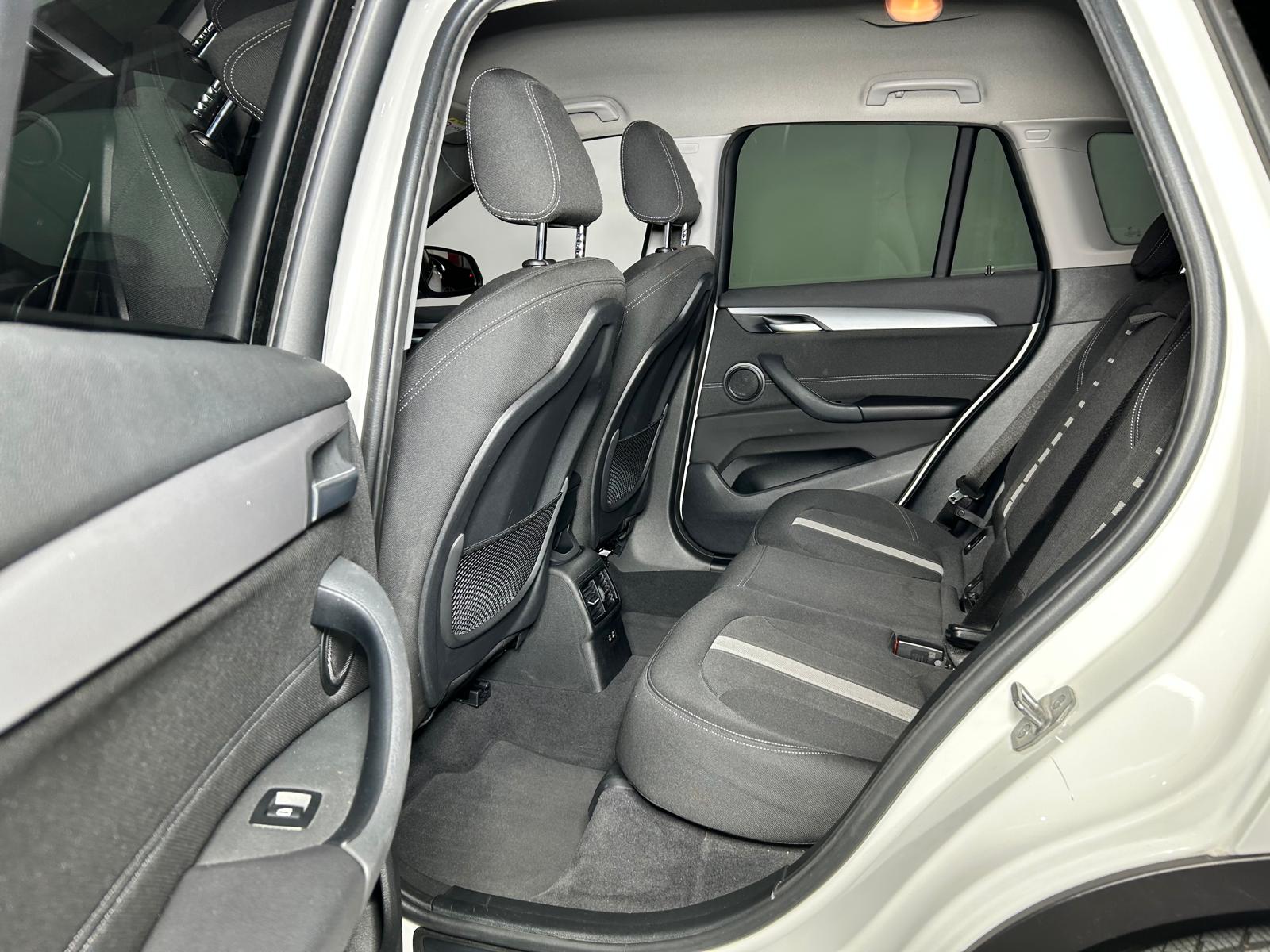 BMW X1 20d xDrive CH FAHRZEUG AUS 1. HAND-image-9