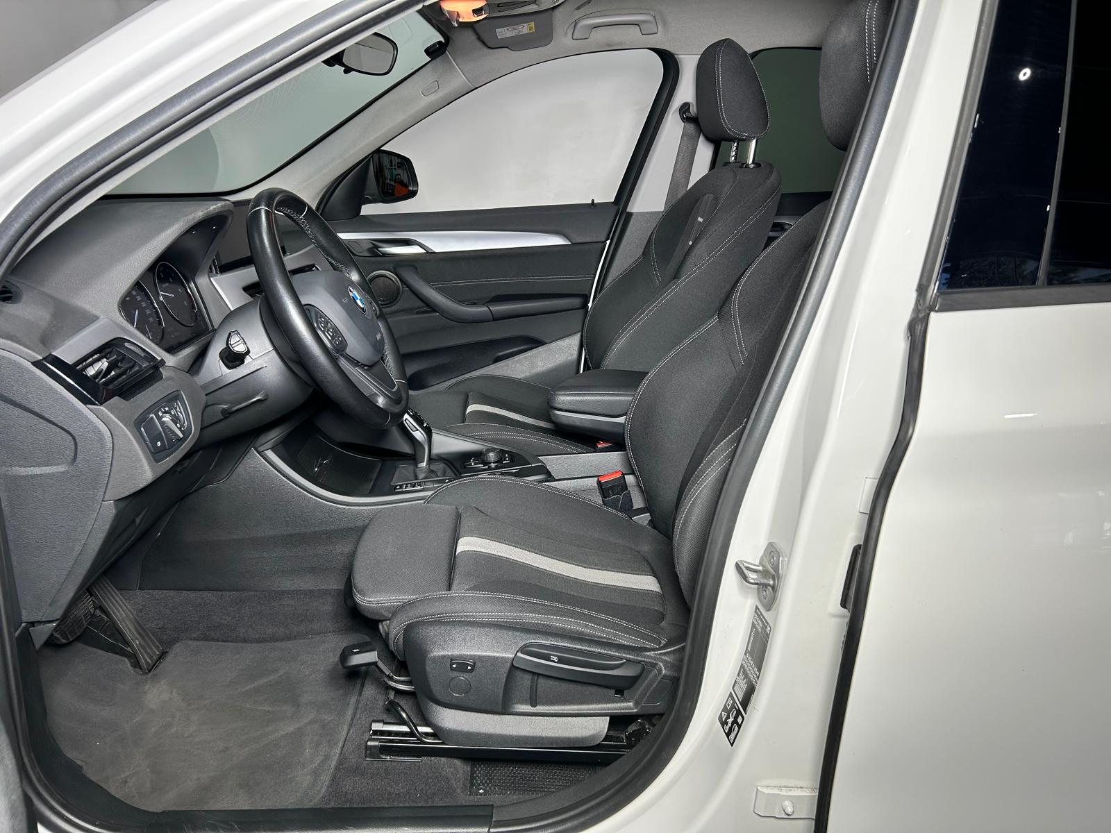 BMW X1 20d xDrive CH FAHRZEUG AUS 1. HAND-image-8
