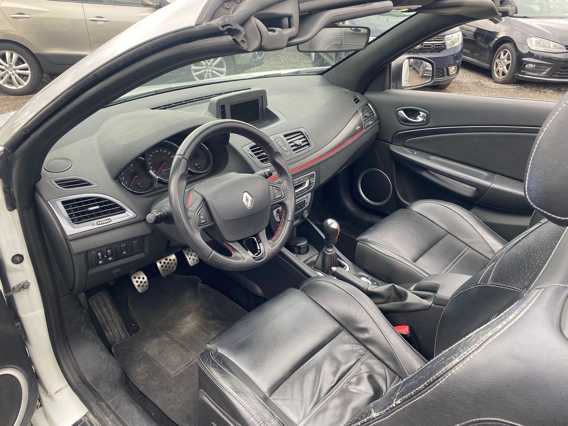 RENAULT Mégane CC 1.4 16V Turbo GT Line-image-12
