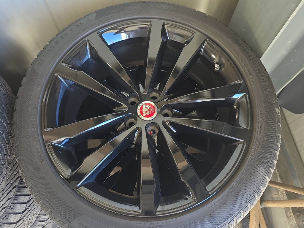 JAGUAR E-Pace 2.0 T 250 R-Dynamic HSE AWD-image-29