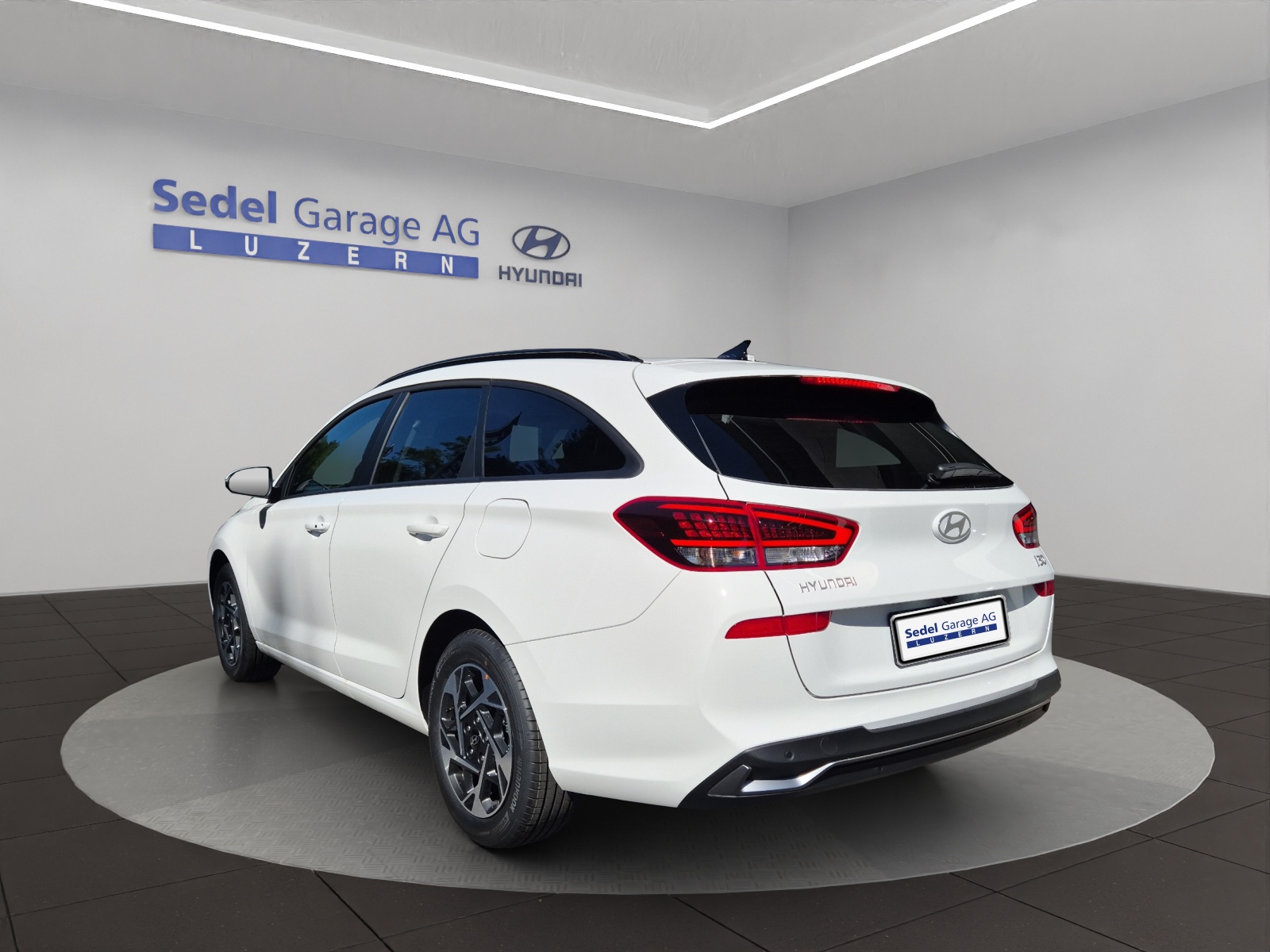 HYUNDAI i30 Wagon 1.6 T-GDi Amplia-image-3