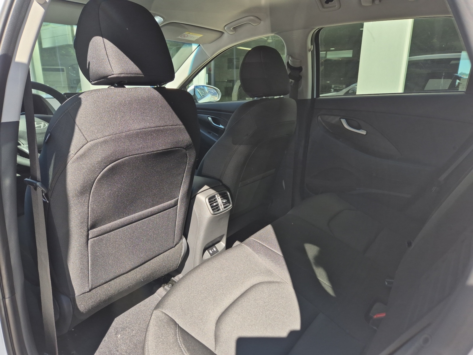 HYUNDAI i30 Wagon 1.6 T-GDi Amplia-image-8
