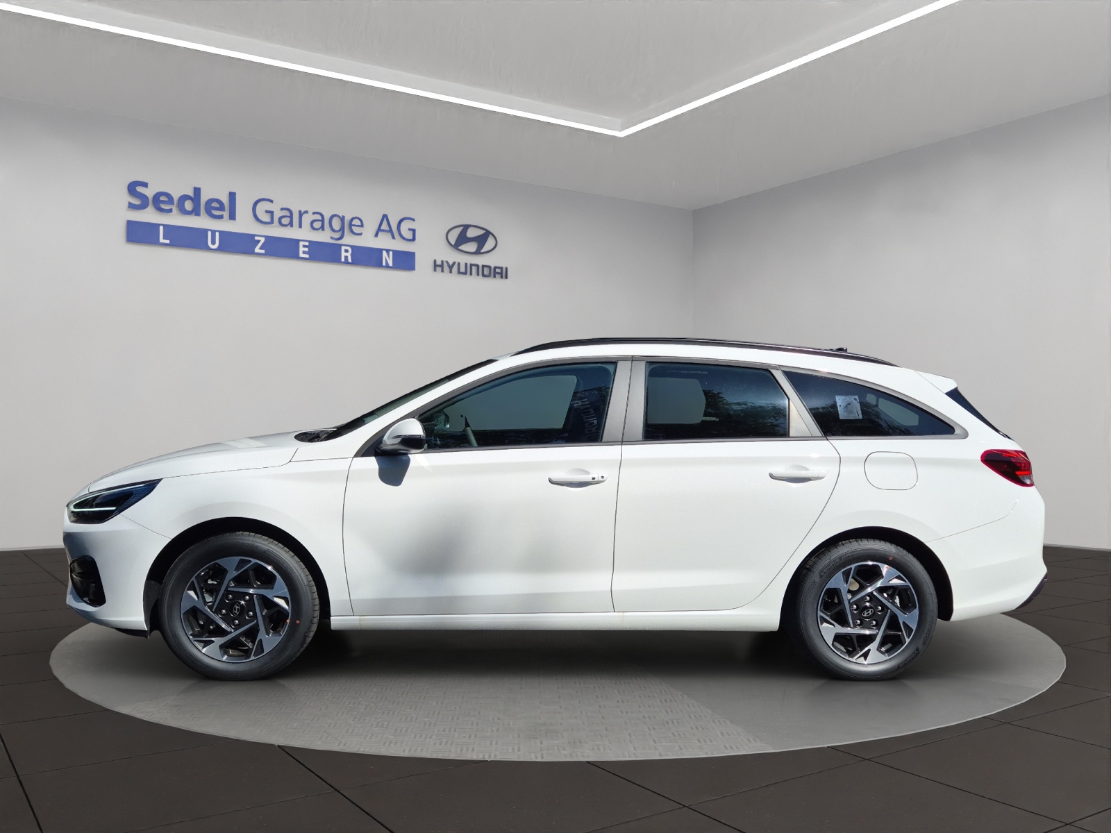 HYUNDAI i30 Wagon 1.6 T-GDi Amplia-image-2