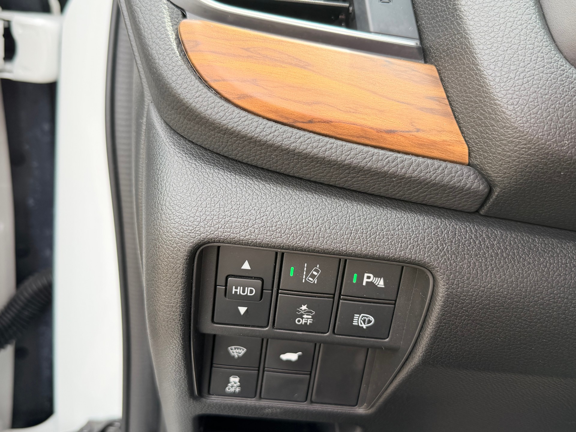 HONDA CR-V 1.5 i-VTEC Executive 4WD Automatic-image-15