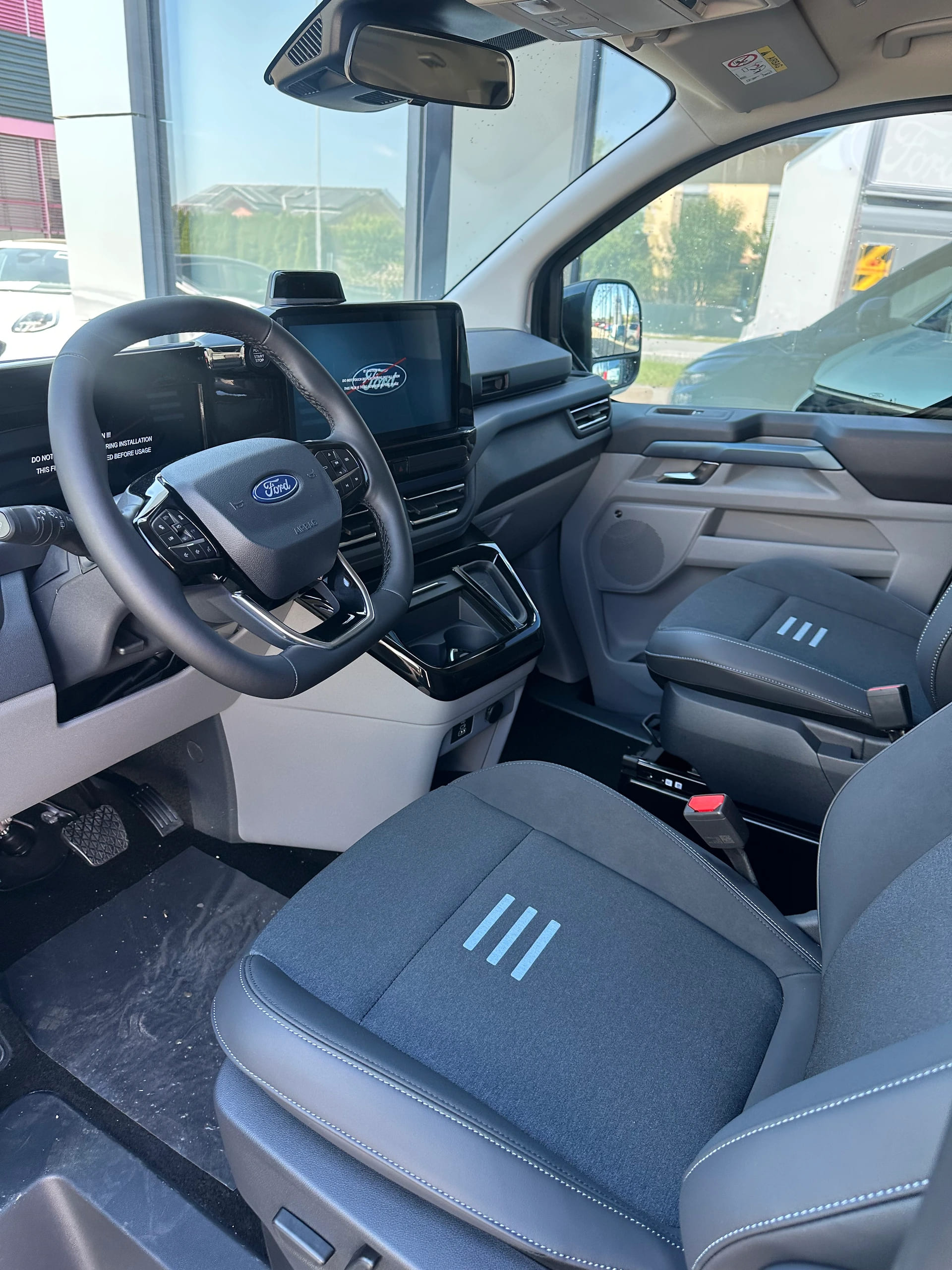 FORD Tourneo Custom 320 L1 2.0 EcoBl Active/170CV/Aut.4x4-image-10