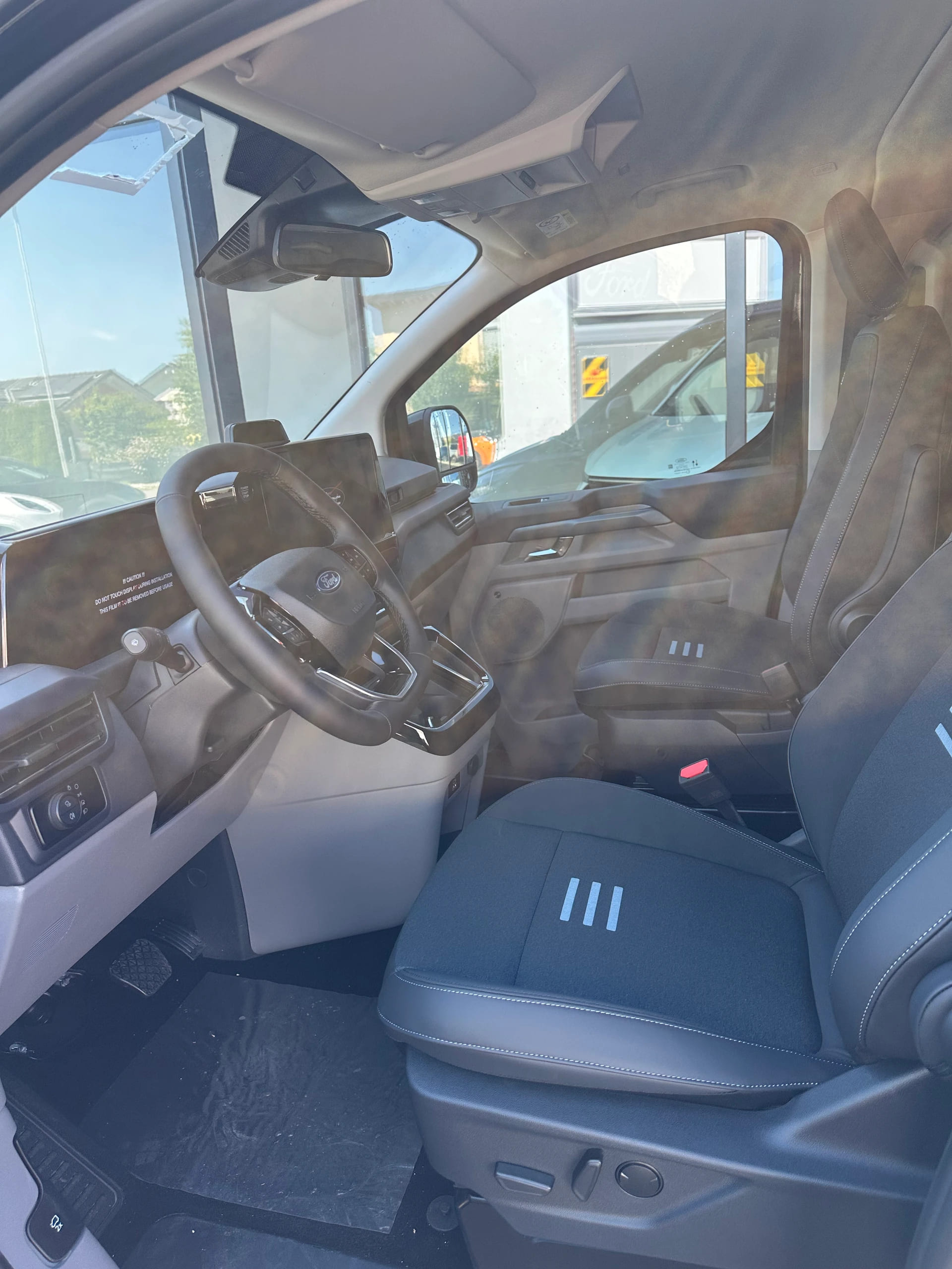 FORD Tourneo Custom 320 L1 2.0 EcoBl Active/170CV/Aut.4x4-image-9