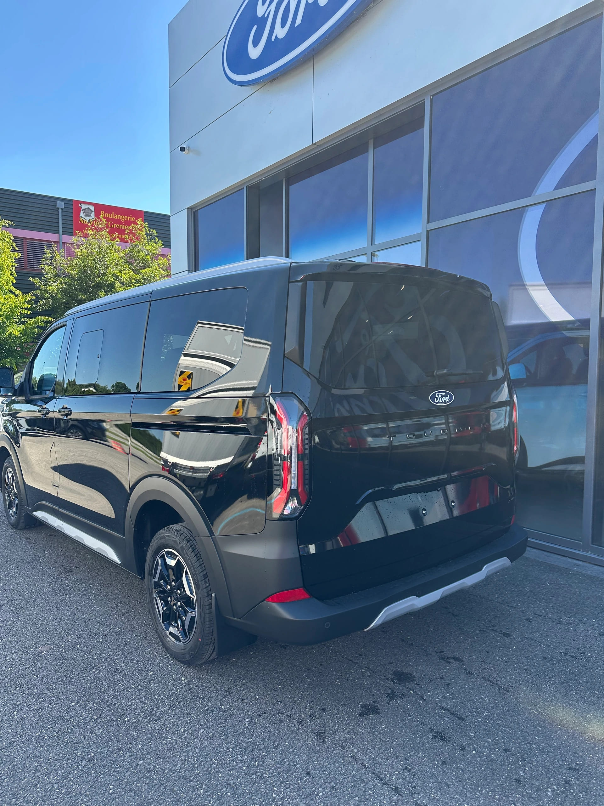 FORD Tourneo Custom 320 L1 2.0 EcoBl Active/170CV/Aut.4x4-image-3