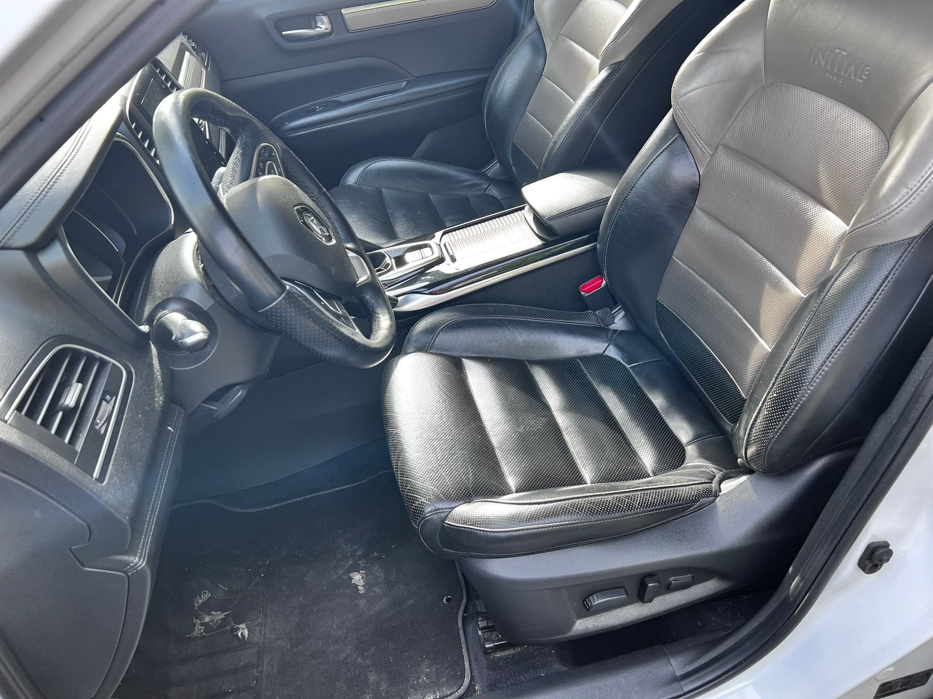 RENAULT Koleos 2.0 dCi Initiale Paris 4x4 Xtronic CVT-image-10