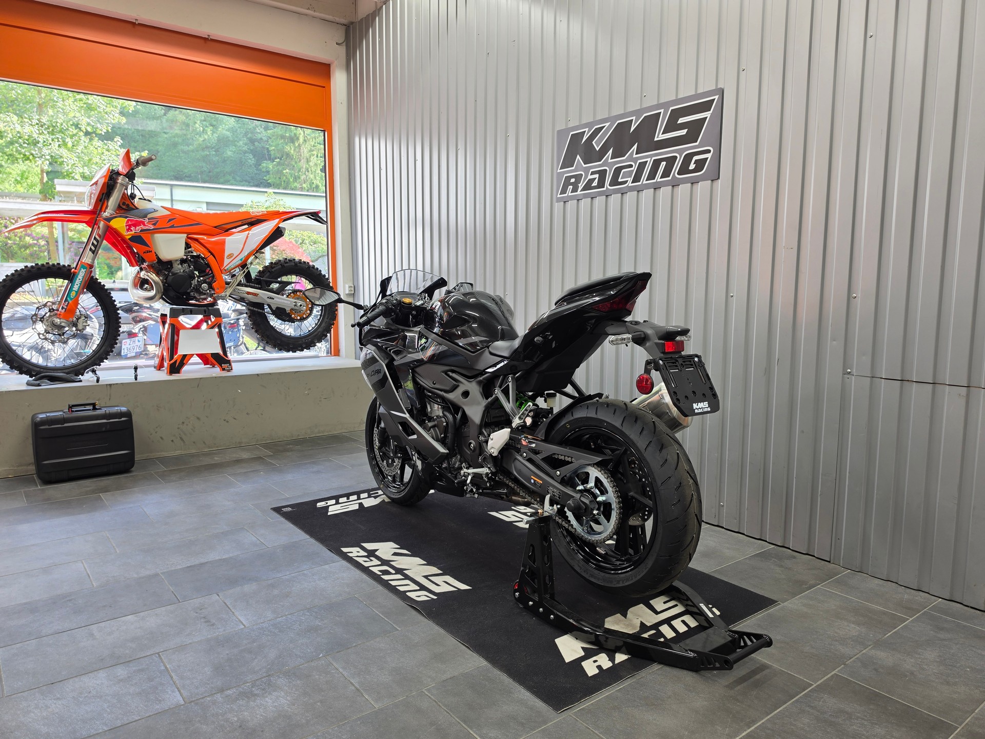 KAWASAKI Ninja ZX-4RR-image-6
