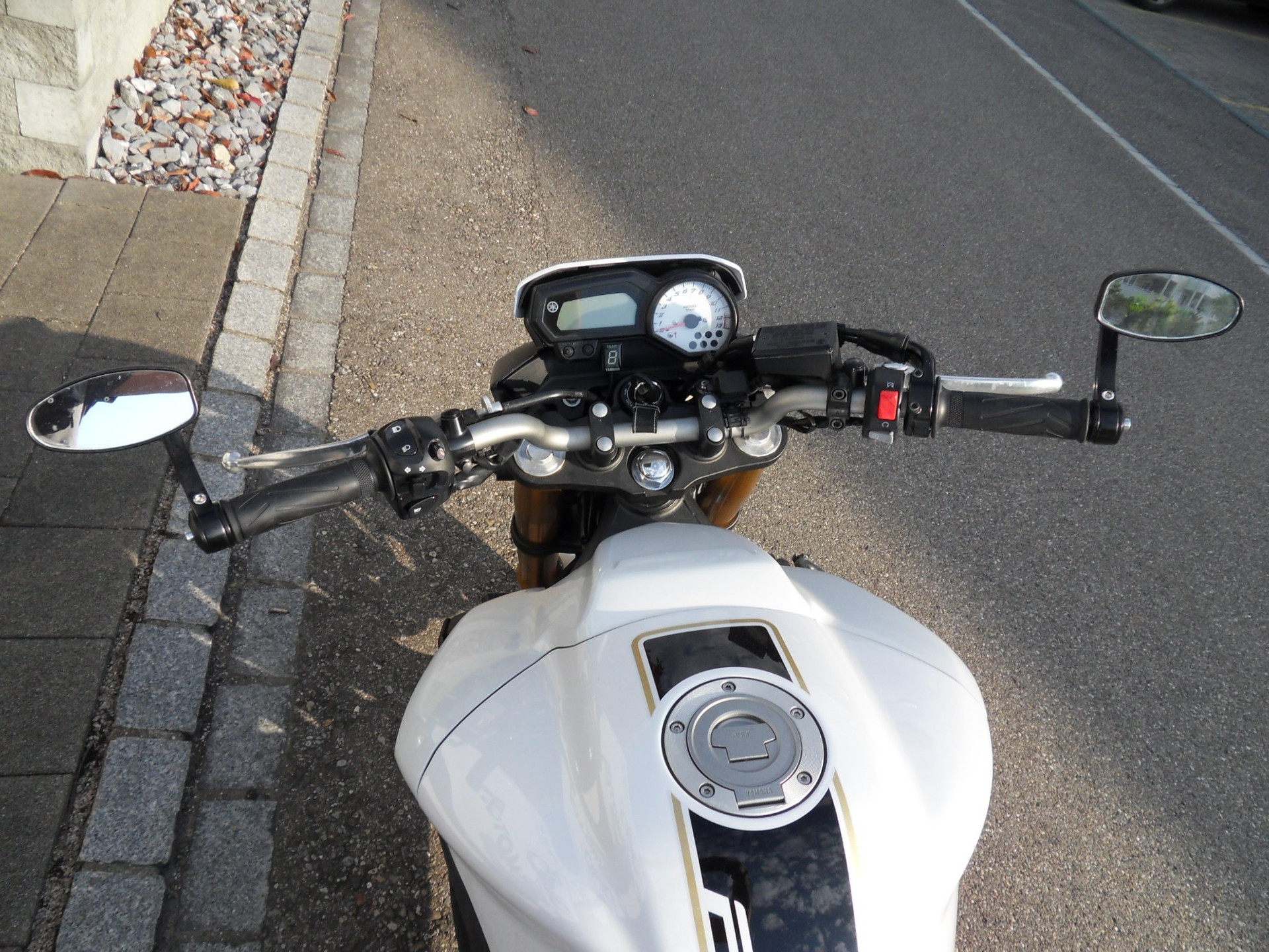 YAMAHA FZ8 N ABS-image-6