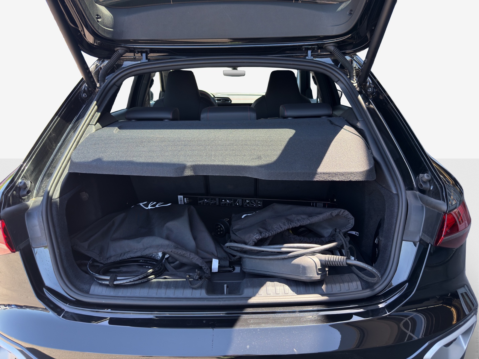 AUDI A3 Allstreet TFSI e 150 kW Attraction S tronic-image-13