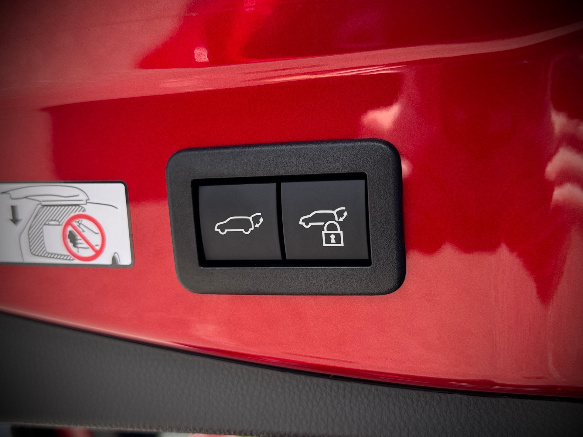 TOYOTA C-HR 1.8 HSD CVT Swiss Edition-image-9