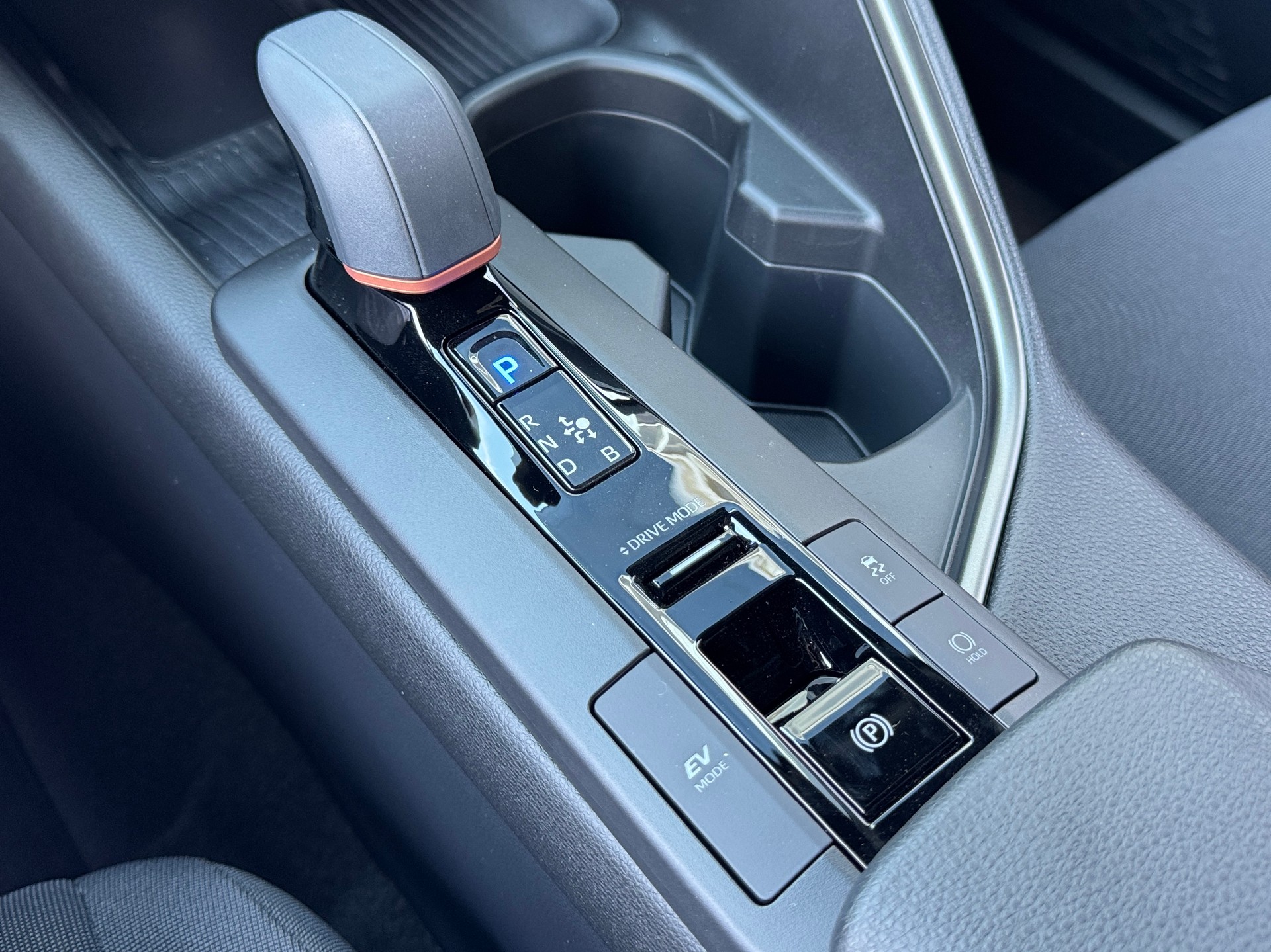 TOYOTA C-HR 1.8 HSD CVT Swiss Edition-image-22