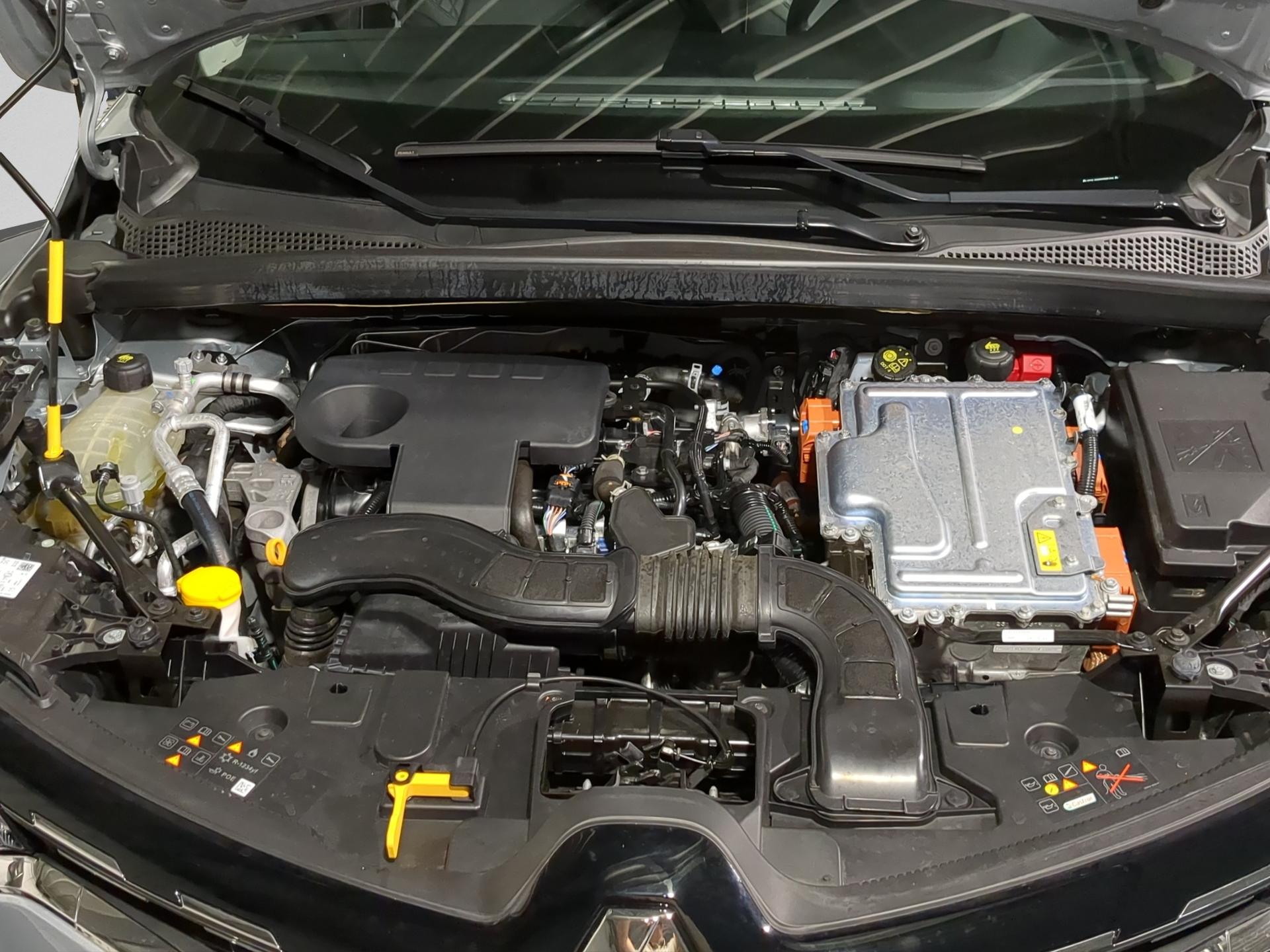 RENAULT Captur 1.6 E-Tech 145 E-Tech Iconic DHT-image-22
