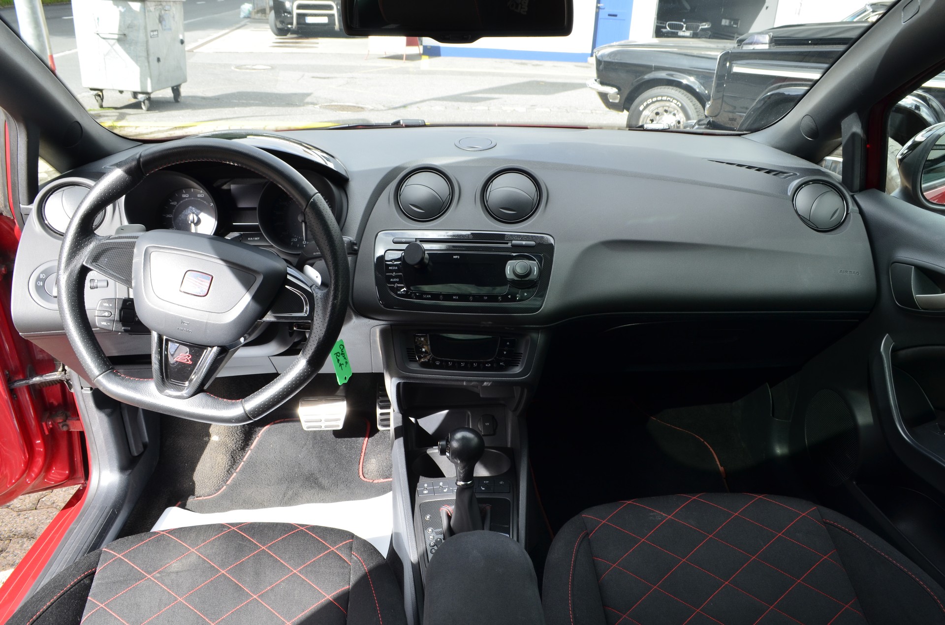 SEAT Ibiza SC 1.4 TSI Cupra DSG-image-6