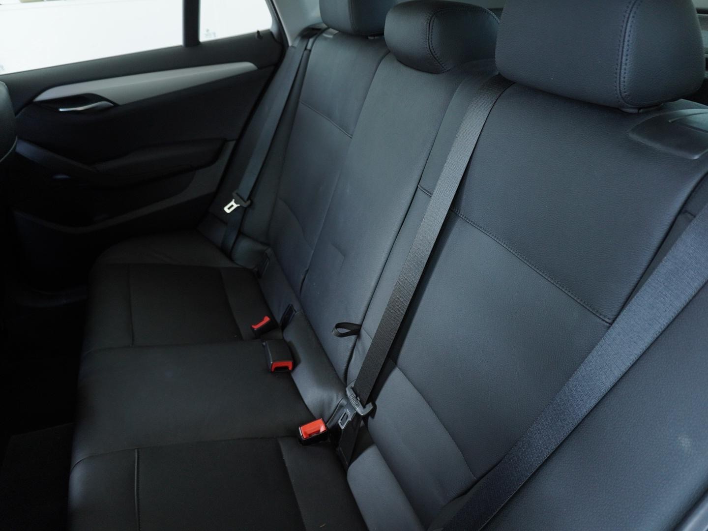 BMW X1 xDrive 25i Steptronic-image-4