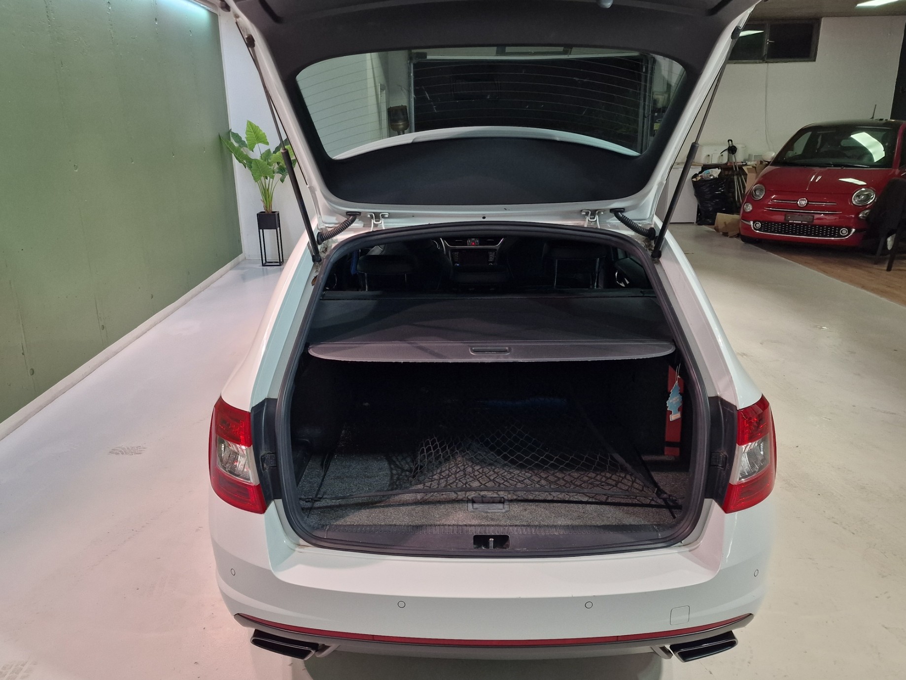 SKODA Octavia Combi 2.0 TSI RS 230 DSG-image-14