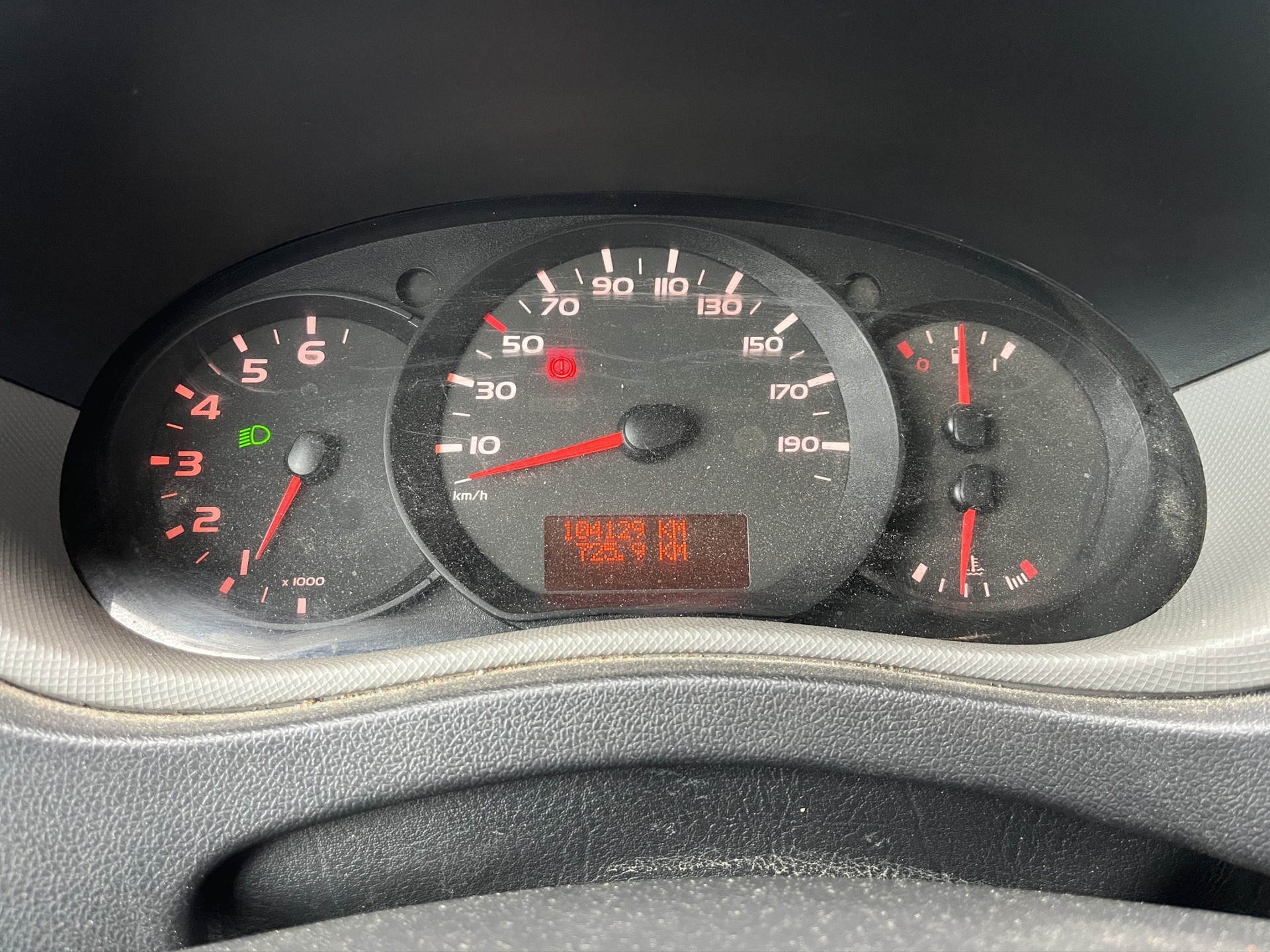RENAULT Master P35 2.3dCi TRI-BENNE-image-9