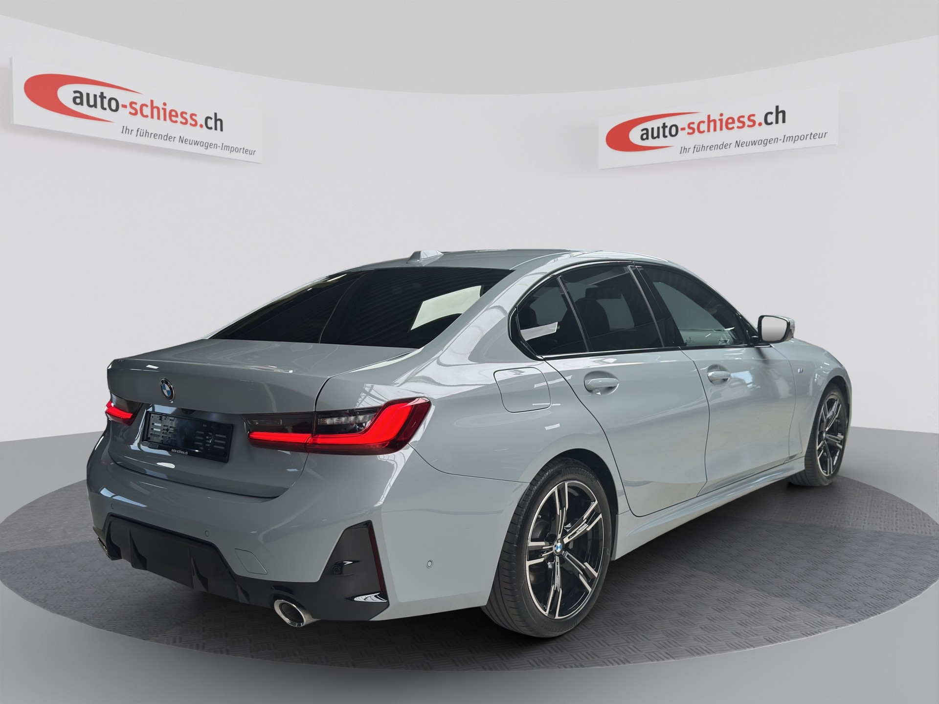 BMW 320d xDrive 48V Steptronic M Sport-image-4