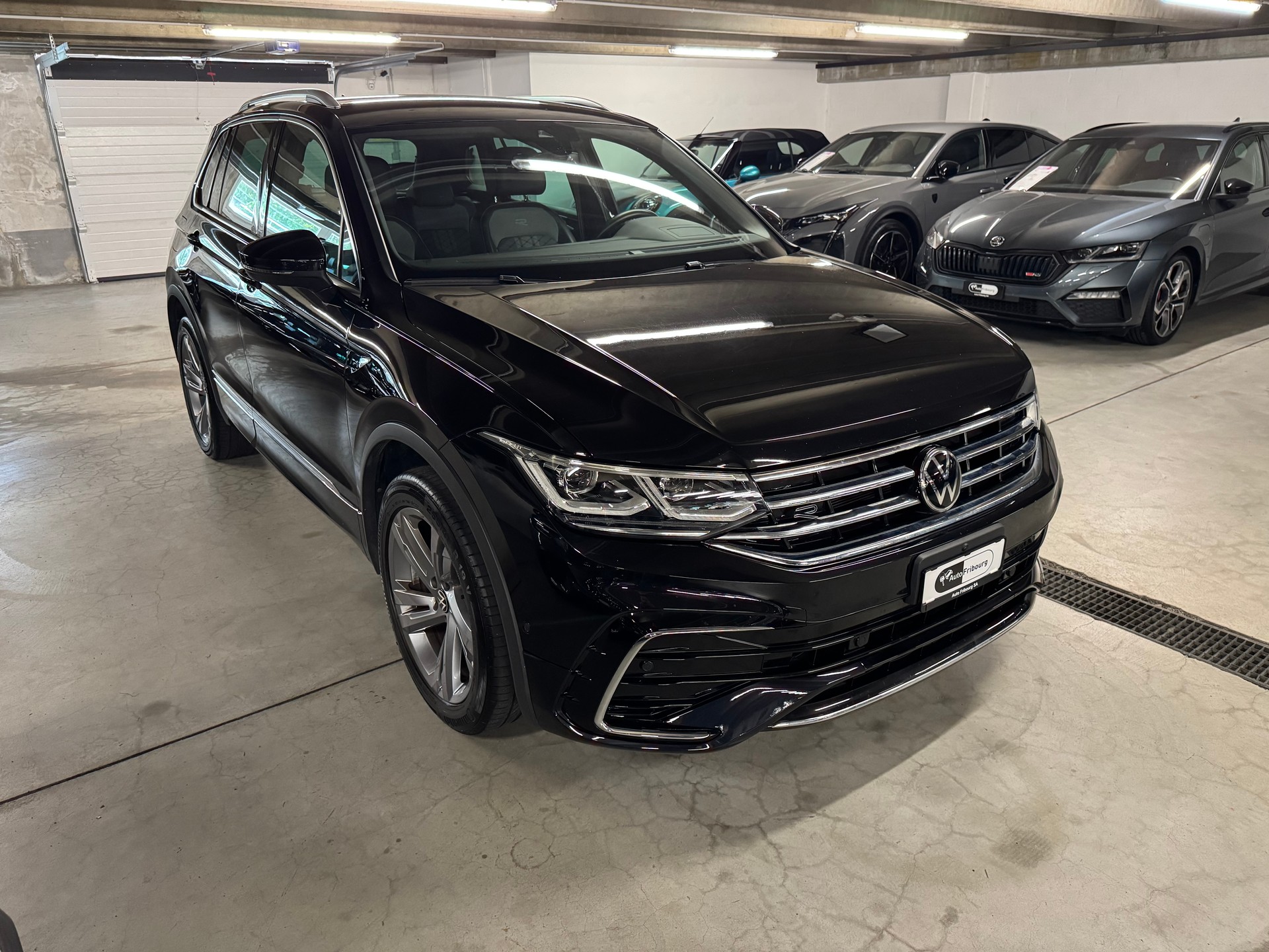 VW Tiguan 1.4TSI R-line PHEV Selection DSG-image-0