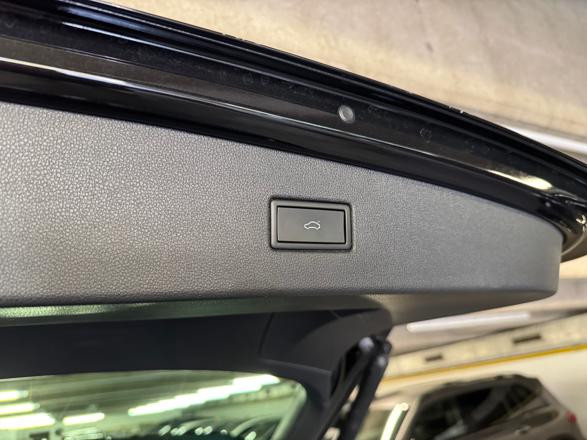 VW Tiguan 1.4TSI R-line PHEV Selection DSG-image-9