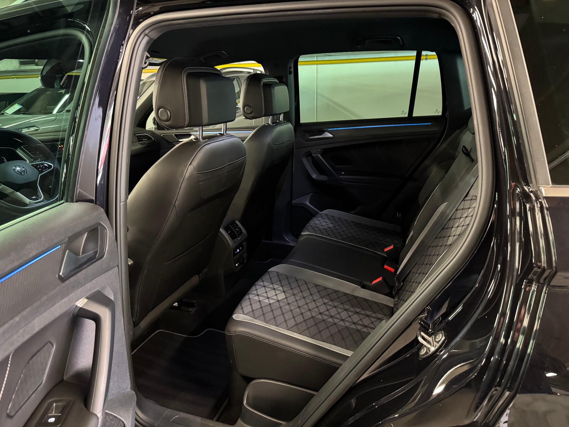 VW Tiguan 1.4TSI R-line PHEV Selection DSG-image-8