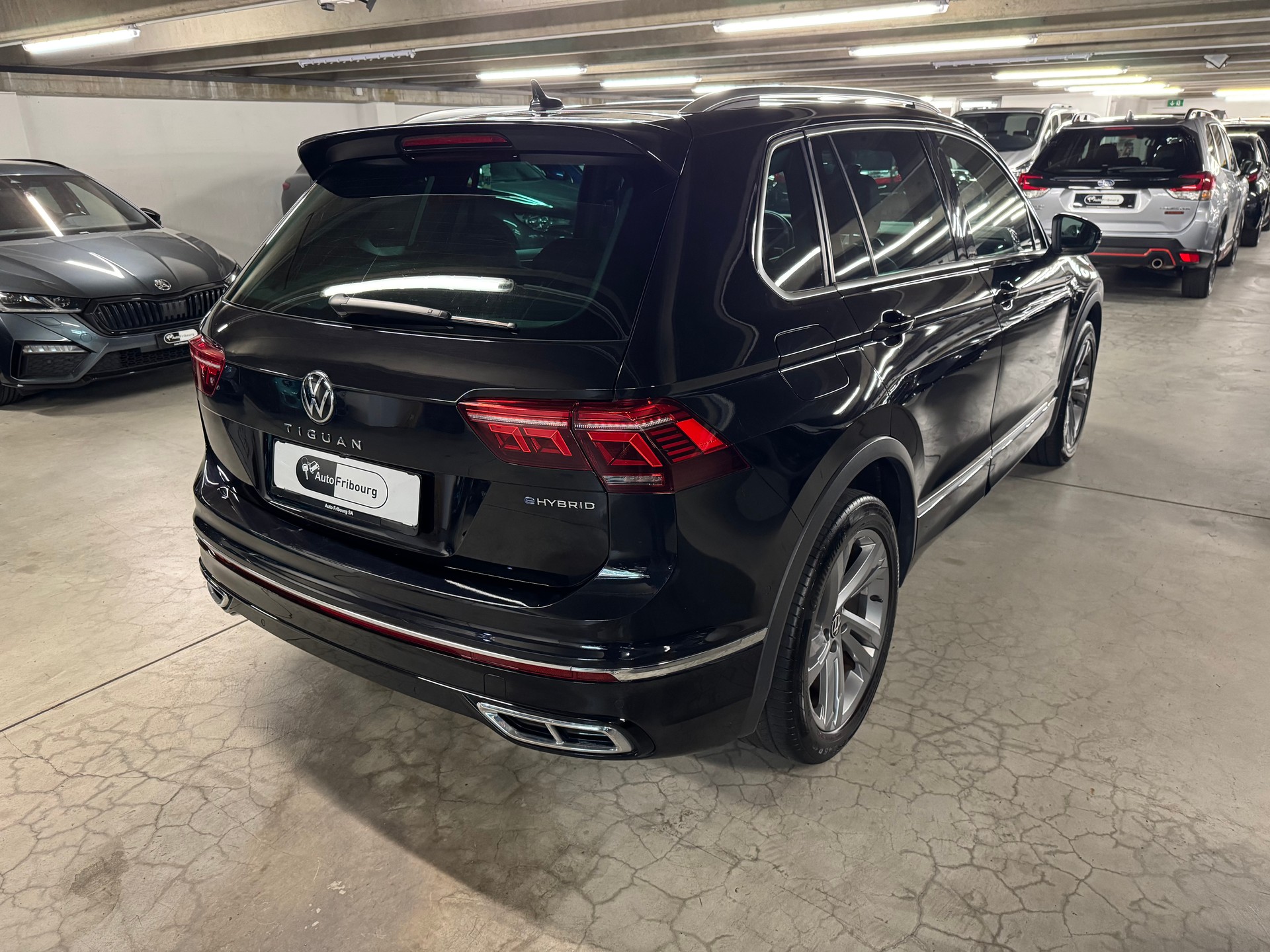 VW Tiguan 1.4TSI R-line PHEV Selection DSG-image-1
