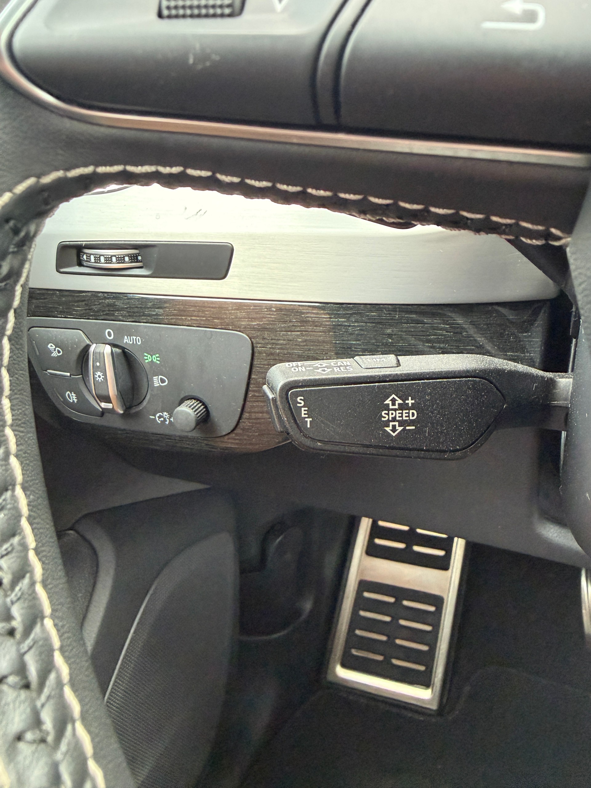AUDI SQ7 4.0 TDI quattro tiptronic-image-15
