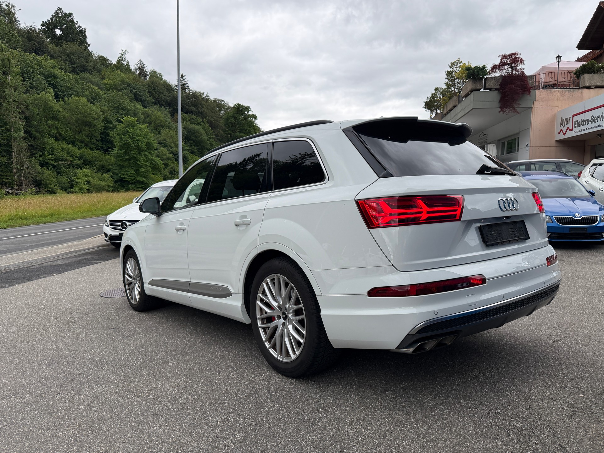 AUDI SQ7 4.0 TDI quattro tiptronic-image-4