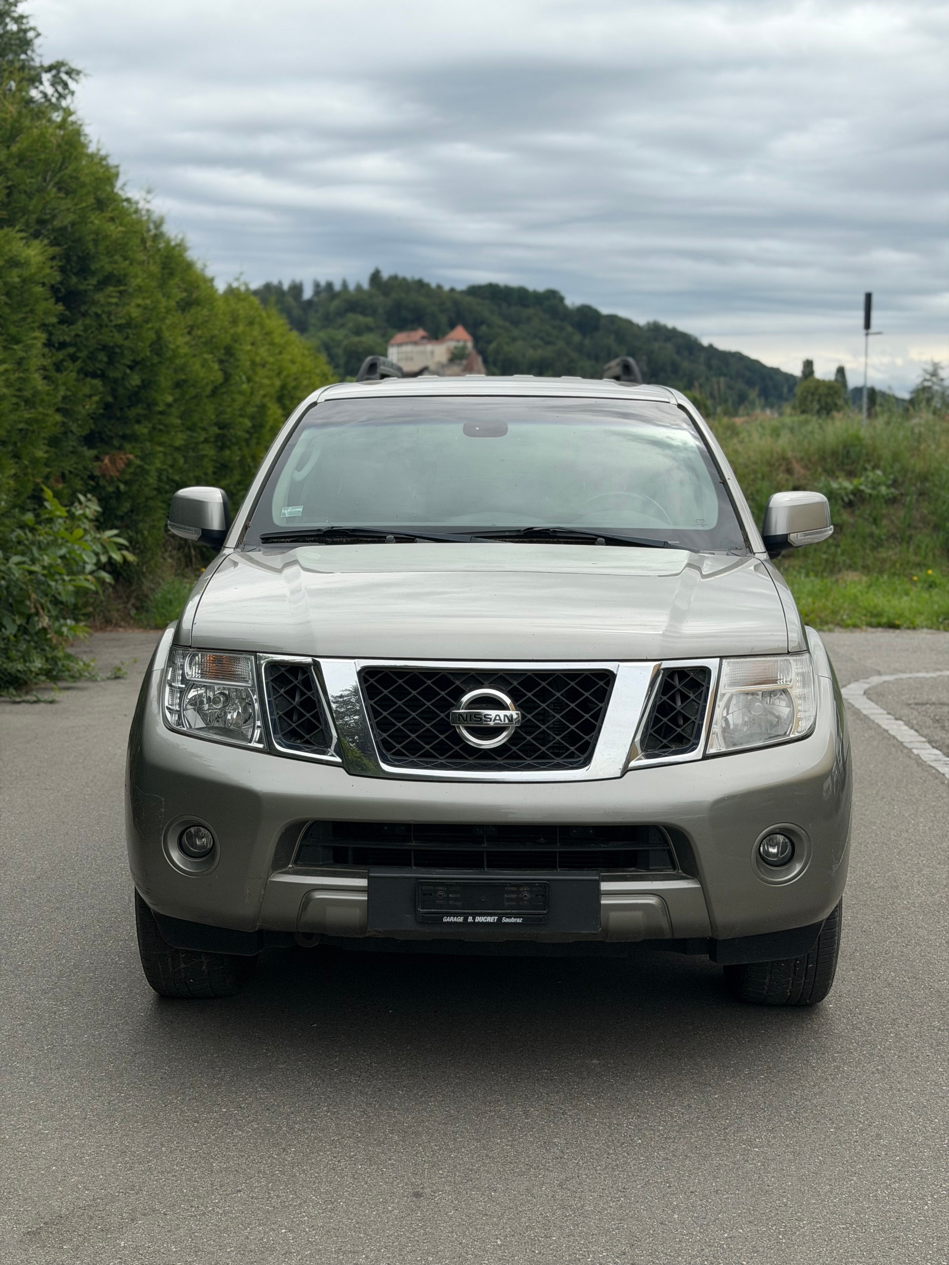 NISSAN Pathfinder 2.5 dCi LE Automatic-image-1