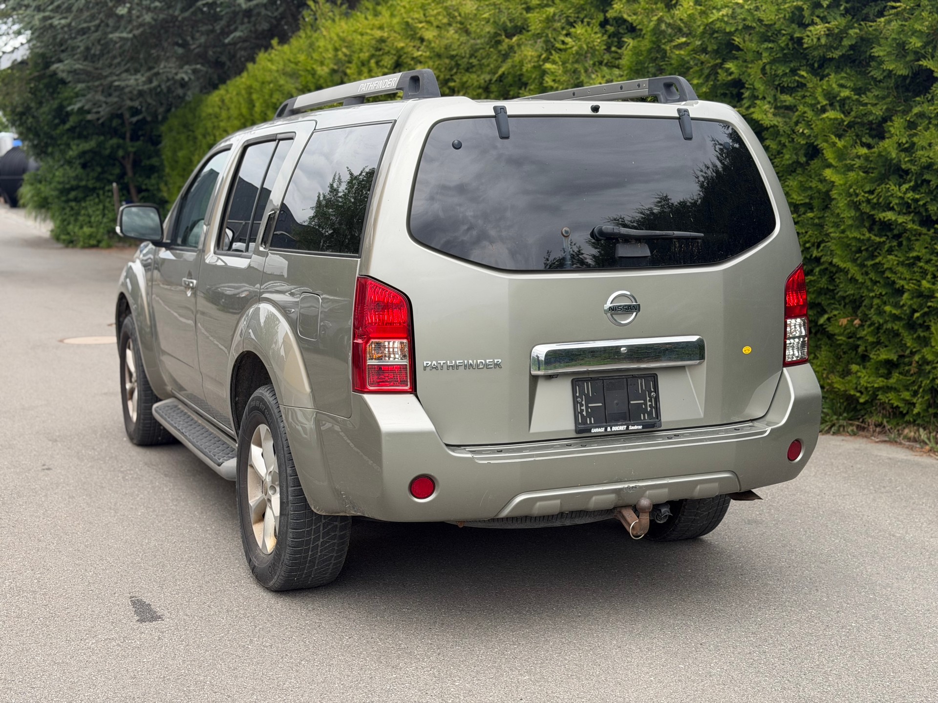 NISSAN Pathfinder 2.5 dCi LE Automatic-image-3
