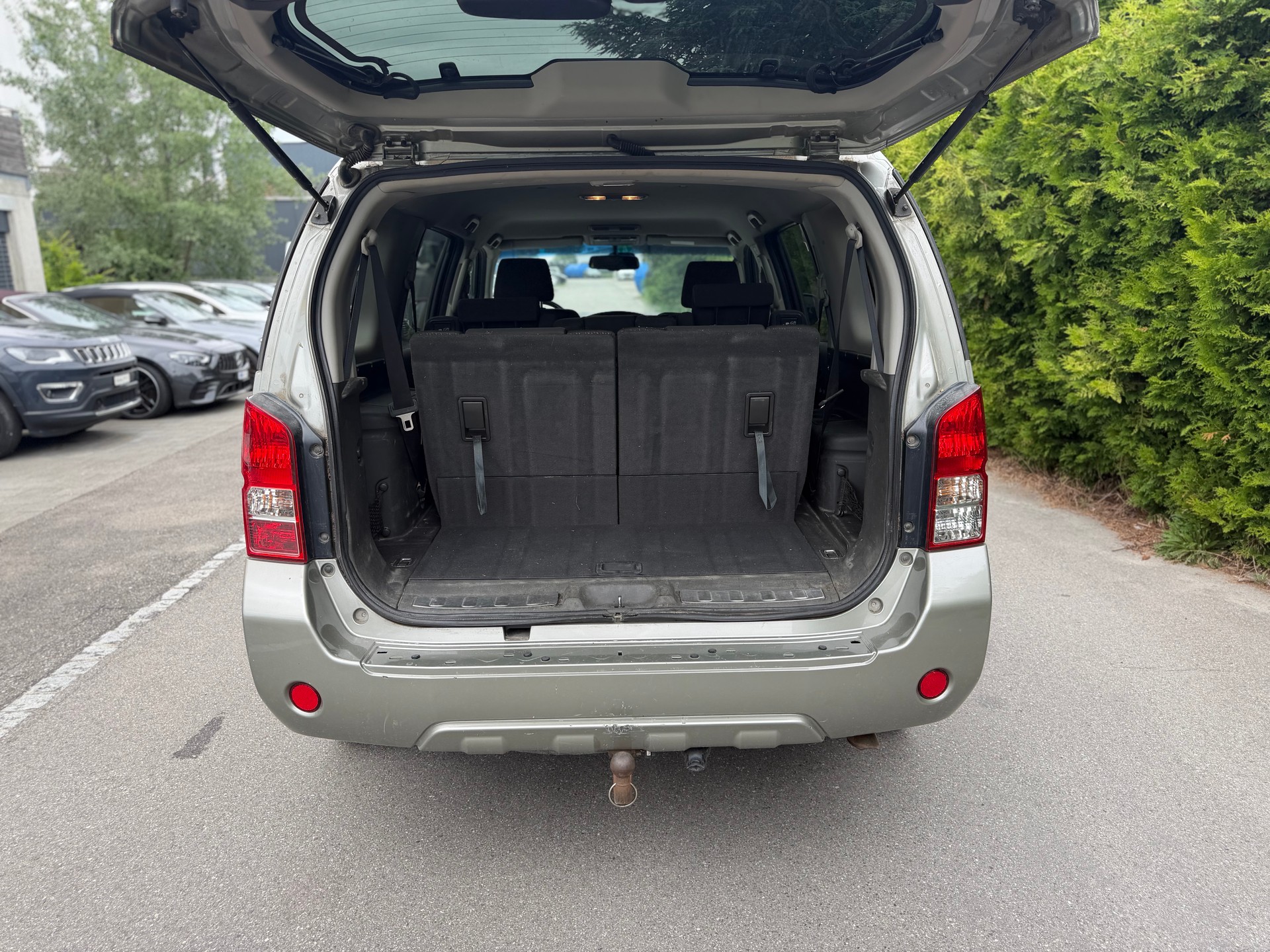 NISSAN Pathfinder 2.5 dCi LE Automatic-image-6