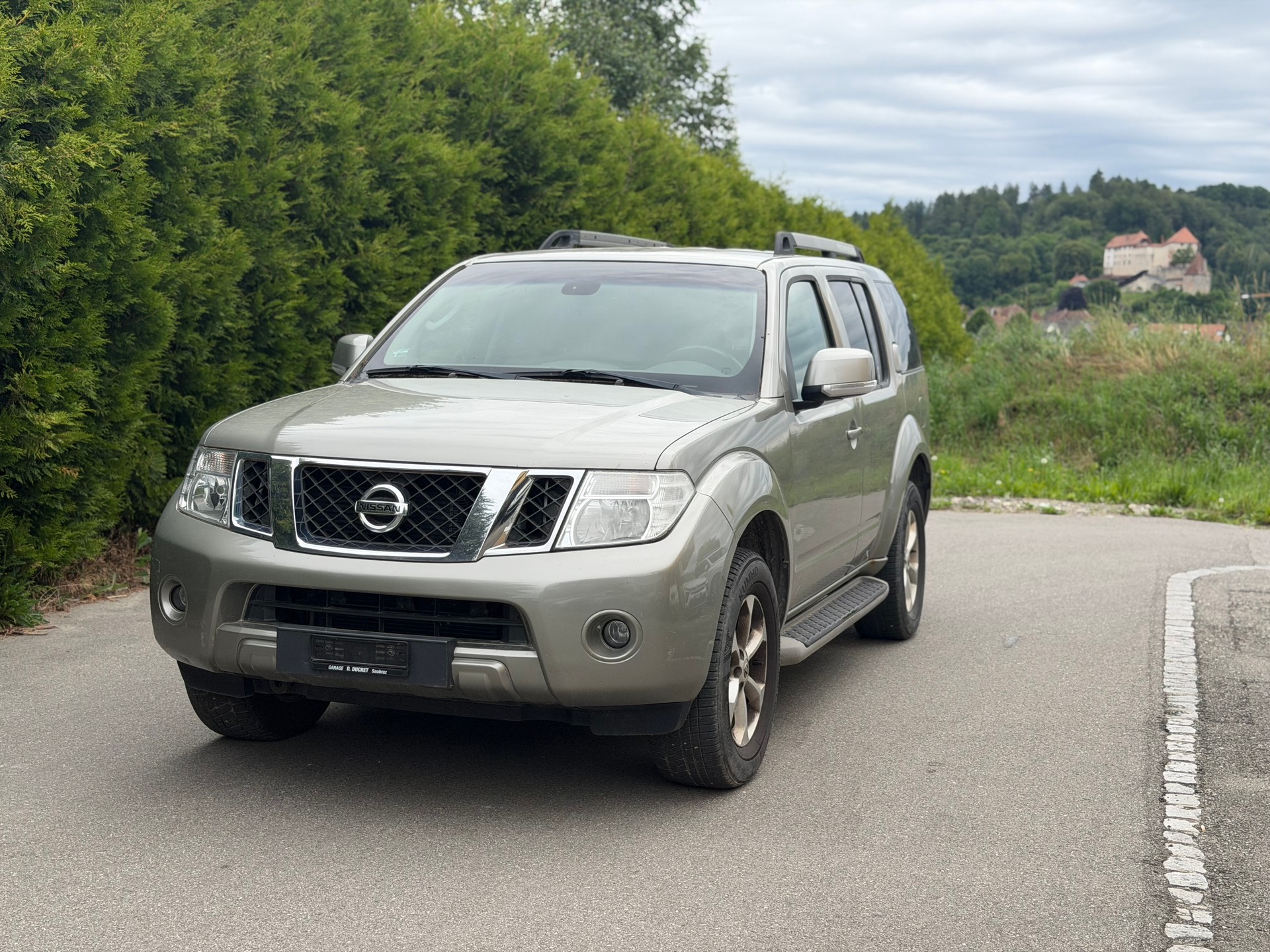 NISSAN Pathfinder 2.5 dCi LE Automatic-image-0