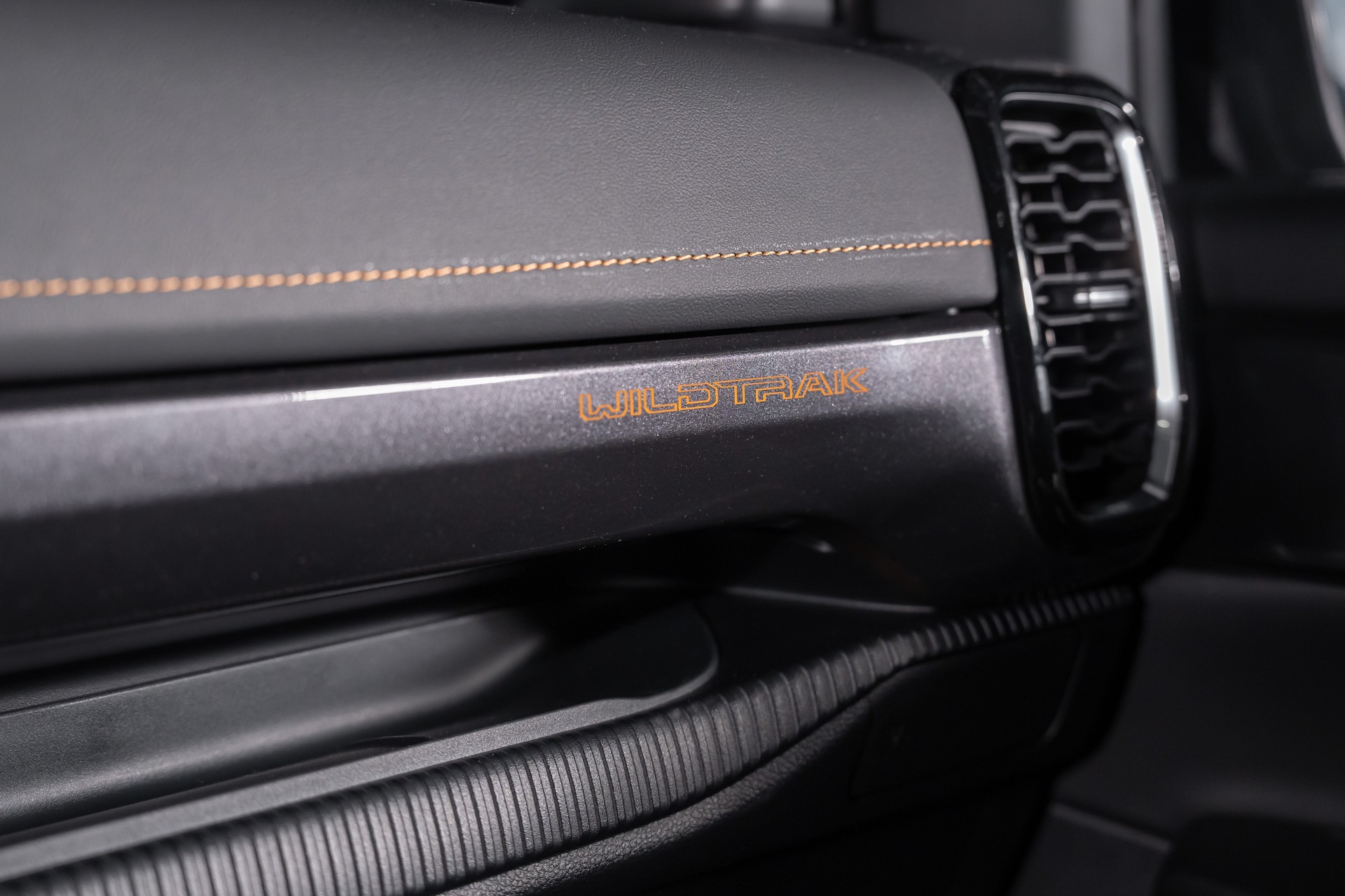 FORD Ranger Wildtrak 2.0 Eco Blue 4x4 Automat-image-24