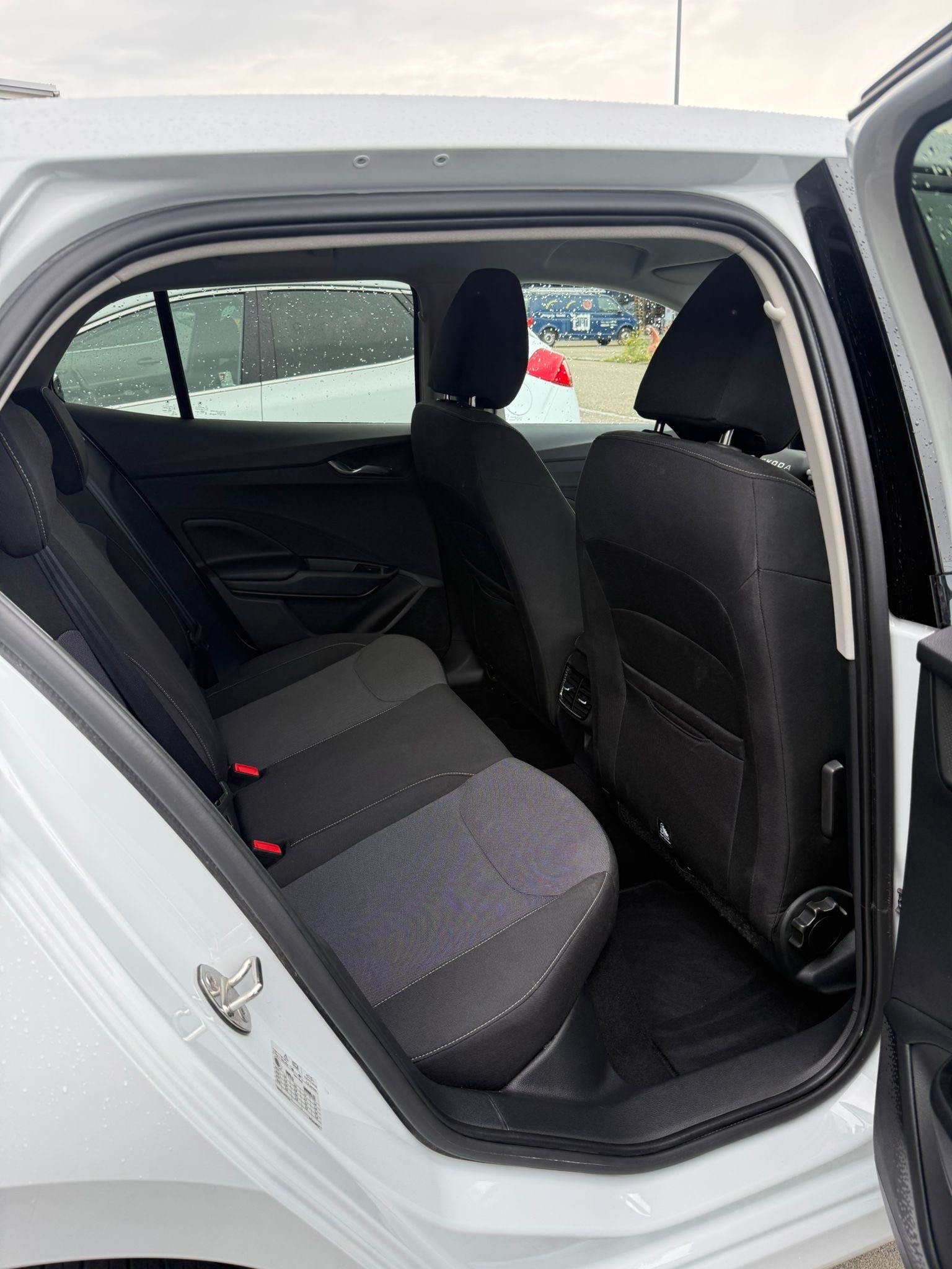 SKODA Fabia 1.0 TSI Dynamic DSG-image-17