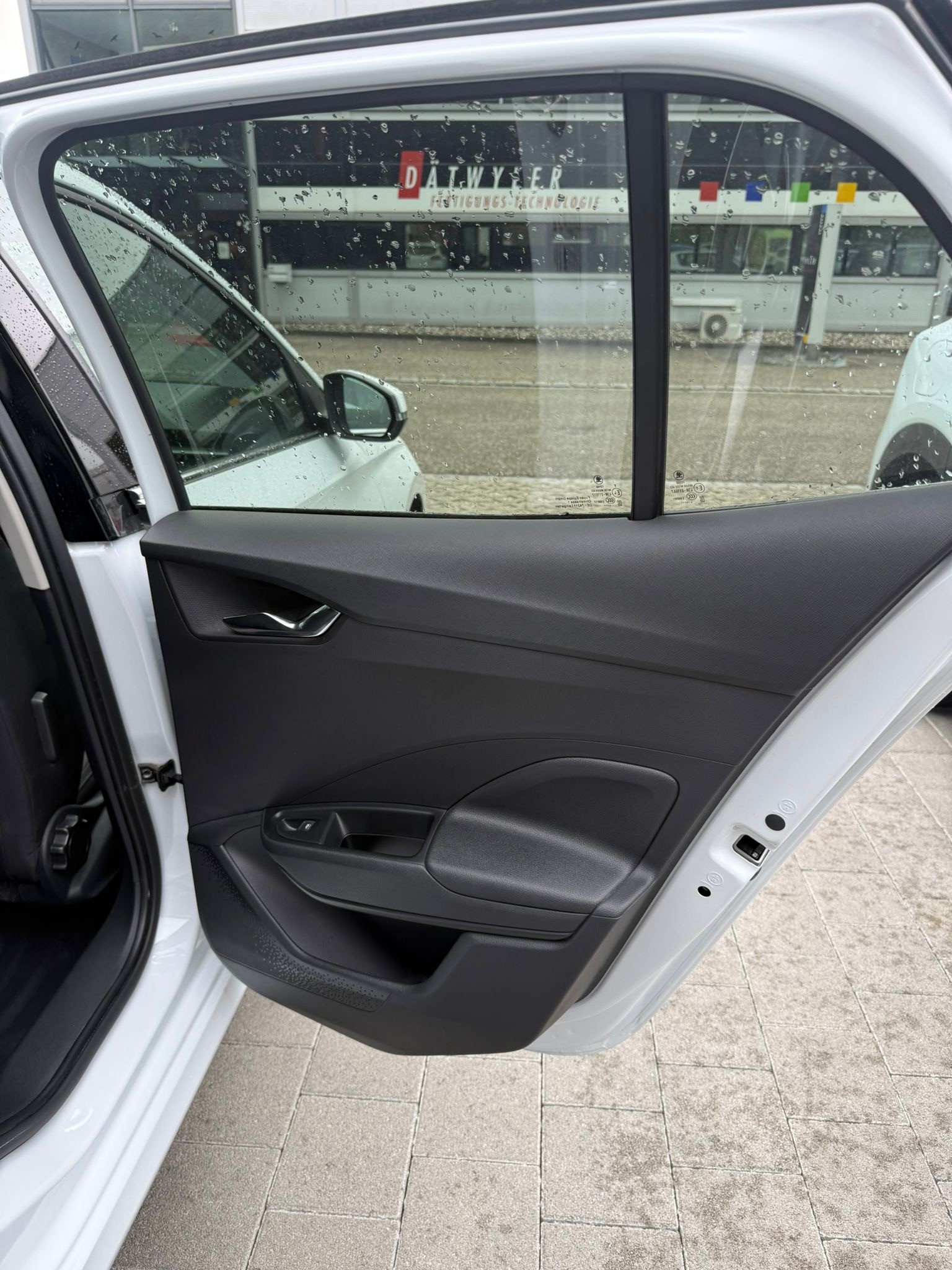SKODA Fabia 1.0 TSI Dynamic DSG-image-16