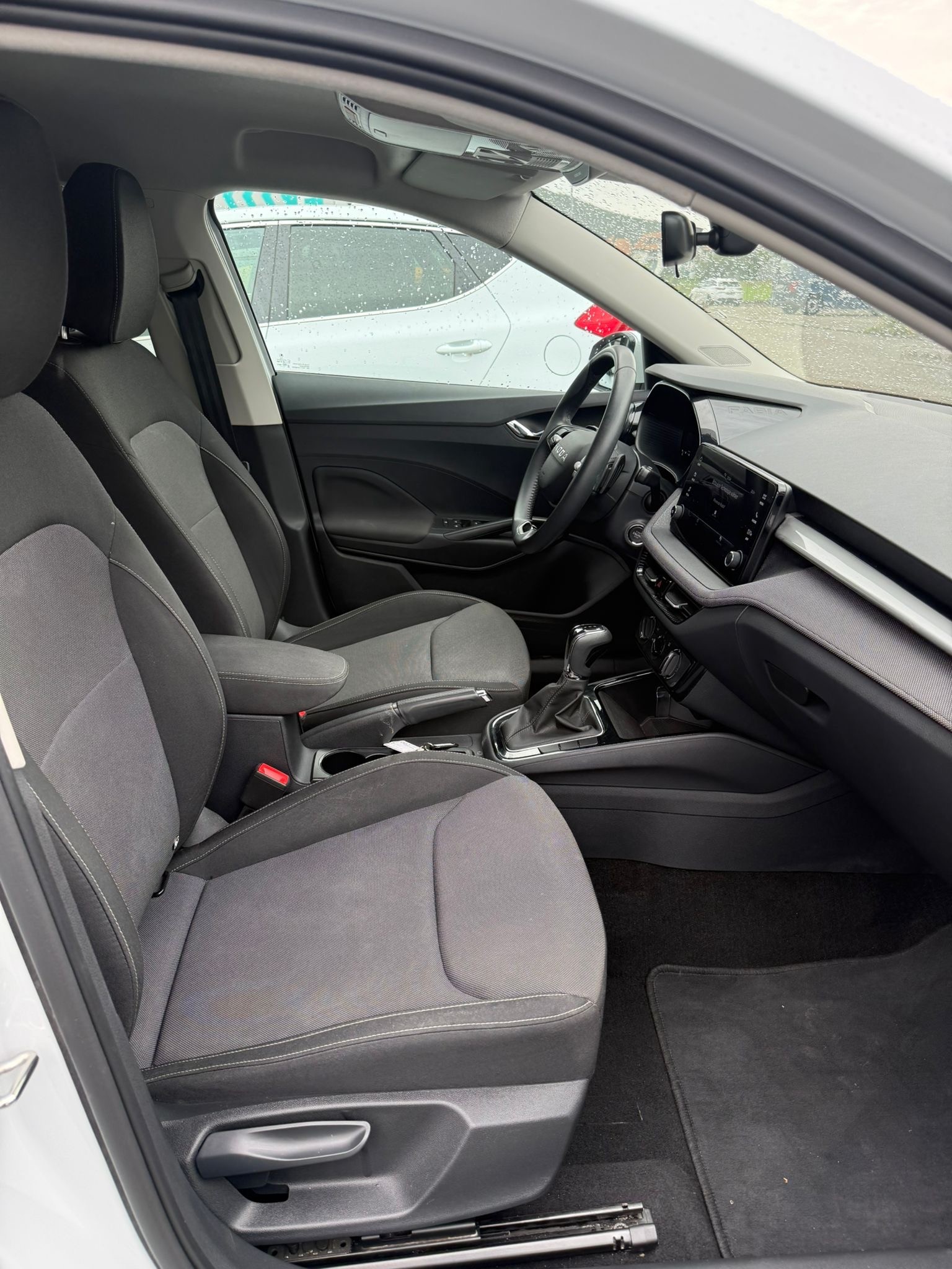 SKODA Fabia 1.0 TSI Dynamic DSG-image-15