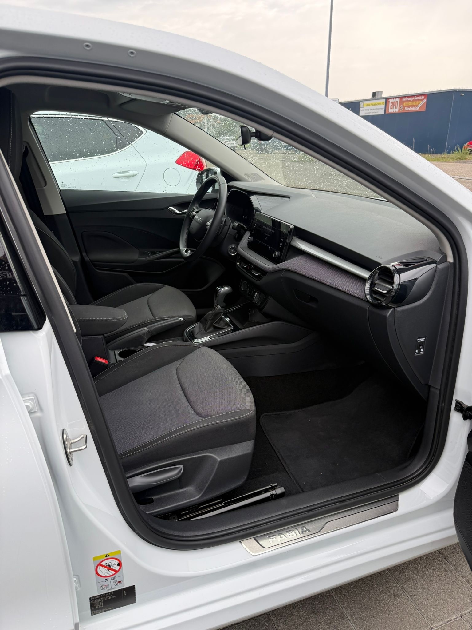 SKODA Fabia 1.0 TSI Dynamic DSG-image-13