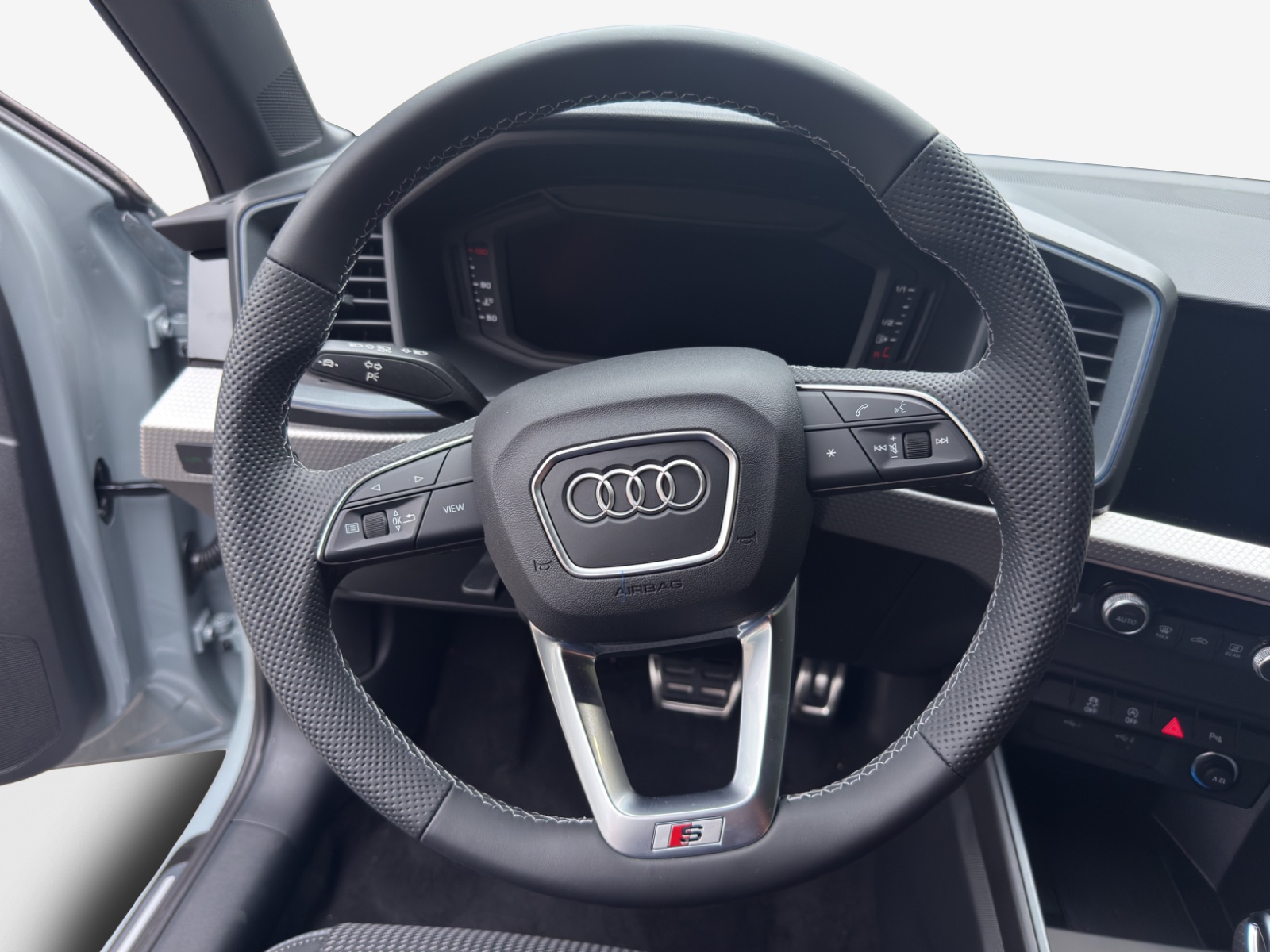 AUDI A1 Sportback 35 TFSI S Line S-tronic-image-9