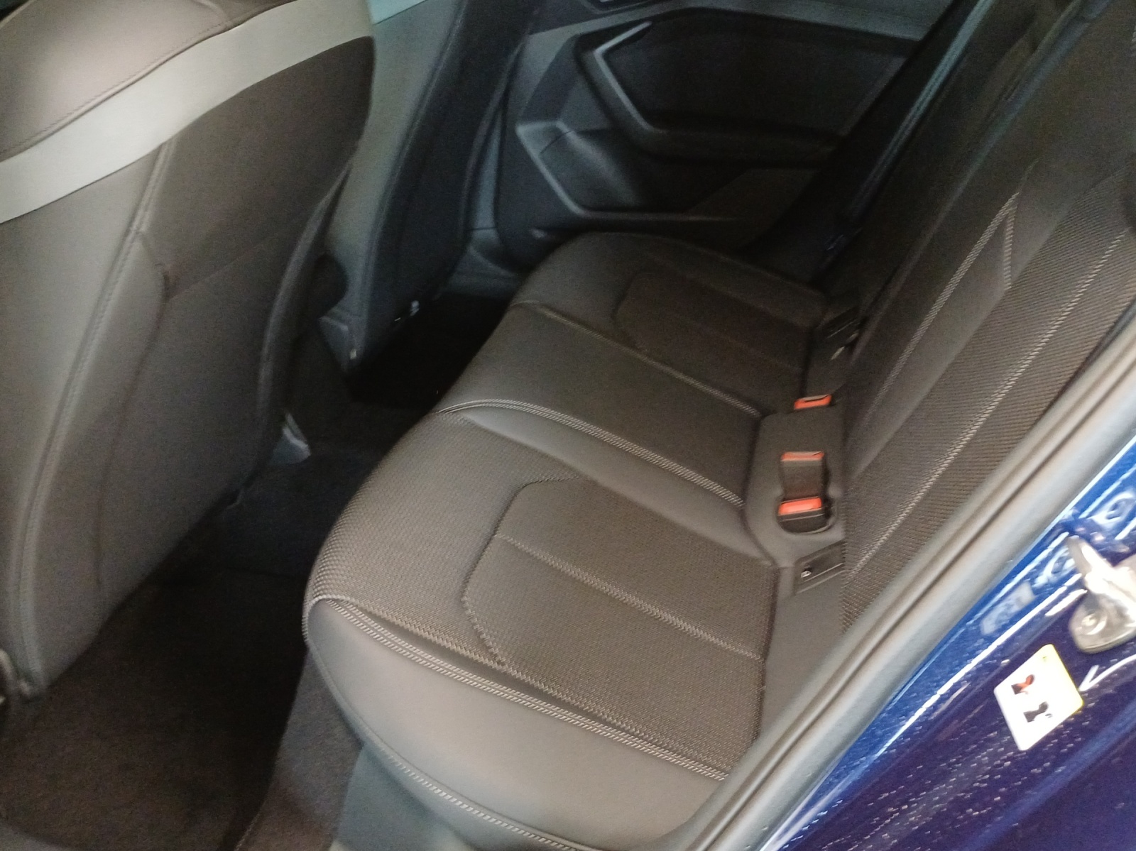AUDI A1 Sportback 30 TFSI S Line Attraction S-tronic-image-11