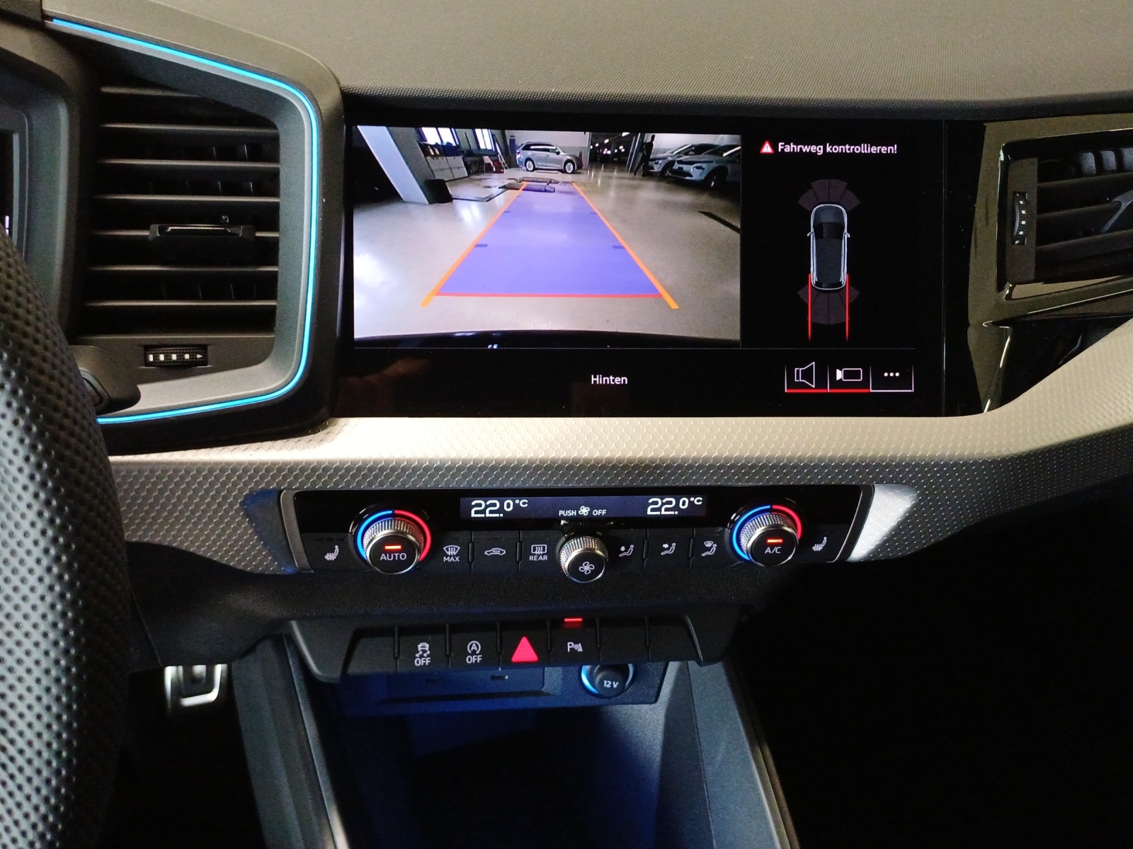 AUDI A1 Sportback 30 TFSI S Line Attraction S-tronic-image-14
